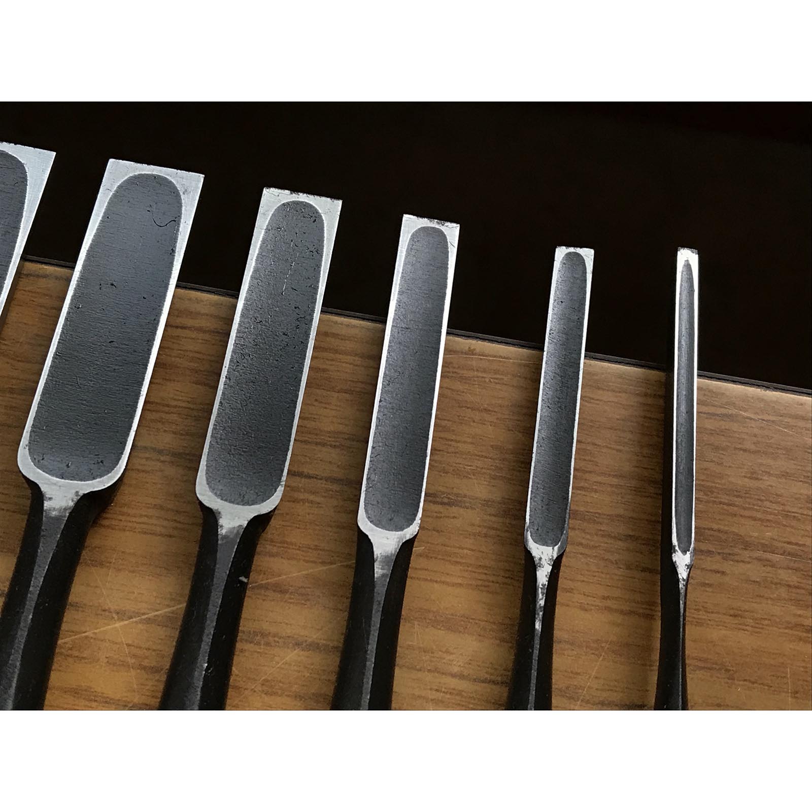 Old stock Hidari Ichihiro Second Generation Kakuuchi Bench chisels set 掘出し物 月市弘 二代目左市弘山崎勇作 角打追入組鑿 Oirenomi