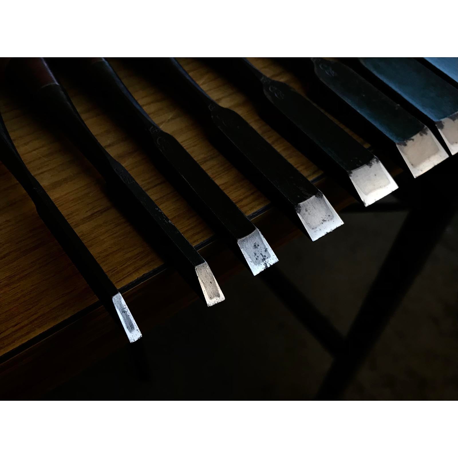 Old stock Hidari Ichihiro Second Generation Kakuuchi Bench chisels set 掘出し物 月市弘 二代目左市弘山崎勇作 角打追入組鑿 Oirenomi
