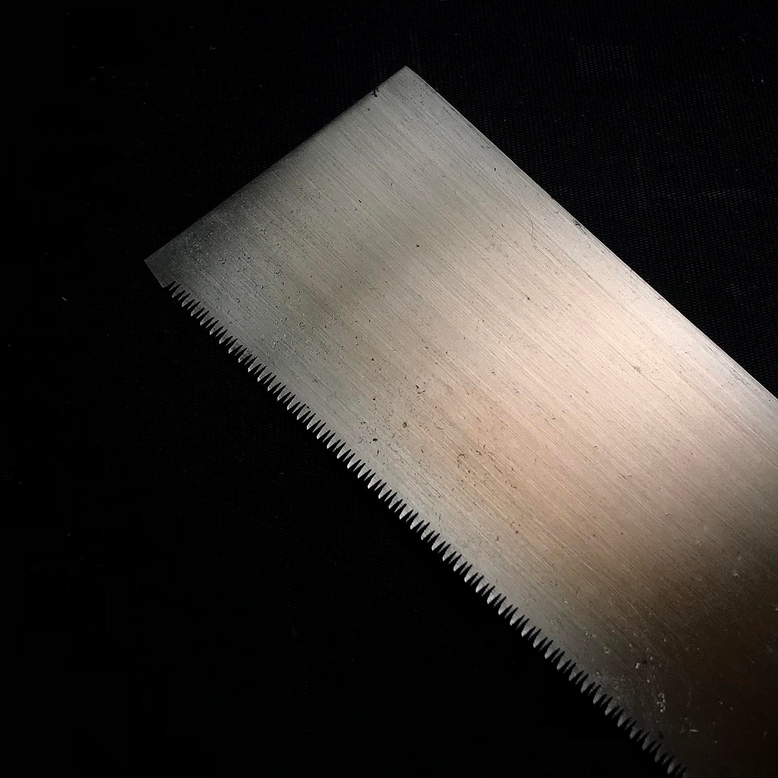 #K1 Ready to use! Old stock Single Edge Cross cut Hand Made Saw with Eddy Type Handles set by Kurashige 直ぐ使い 倉重栄助氏目立 渦巻き柄 片刃鋸 横挽 210m