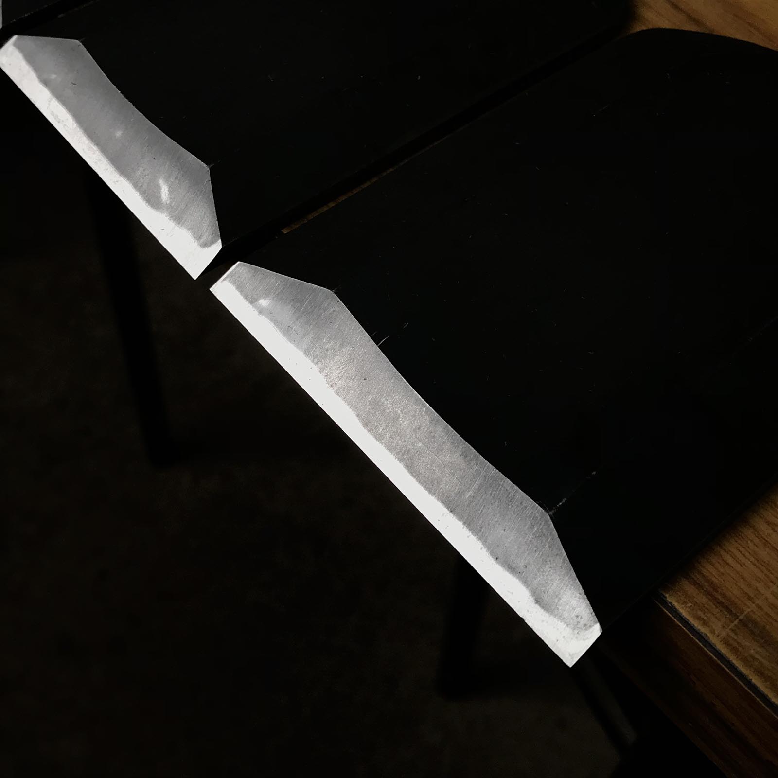 助正 幅広叩き鑿 白鋼付木工ノミ 助正黒仕上 幅広叩き鑿 75,90mm たたきのみ