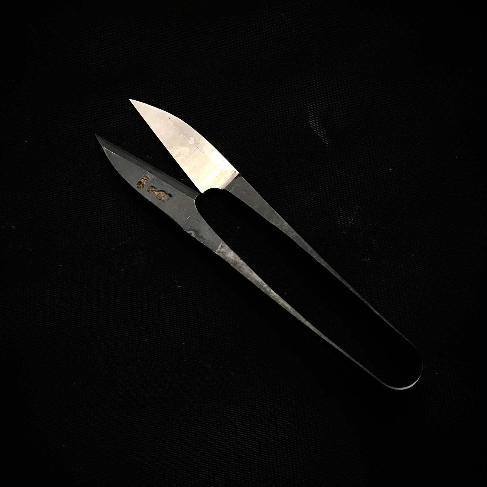 Azuma Mitsuki 東光月 | Nigiri basami 握り鋏 | Hand made 手作り | Traditional Japanese scissors