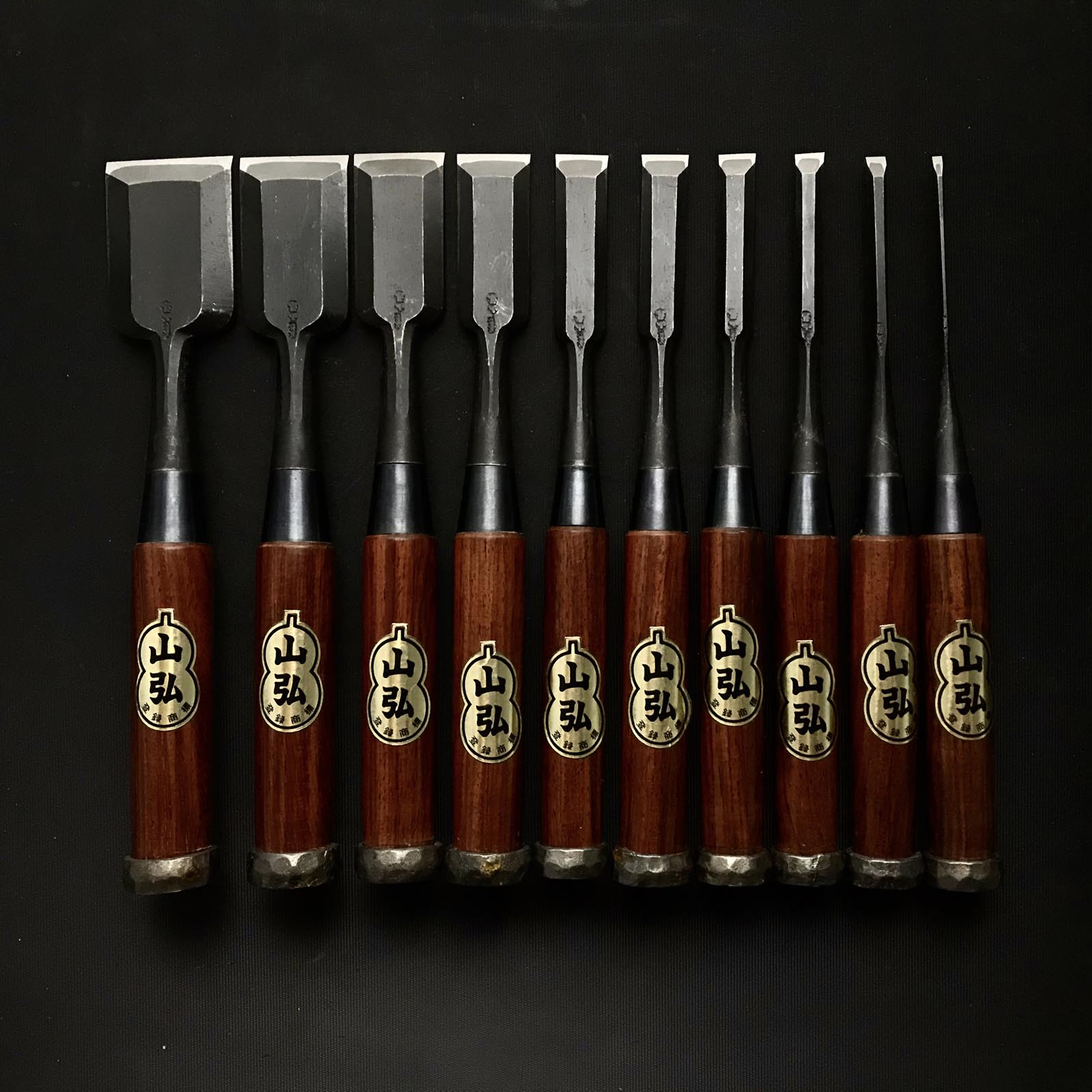 Old stock Bench chisels set of Yamahiro's early works 岡山猛作 追入10本組鑿 山弘 三分長柄 Oiirenomi