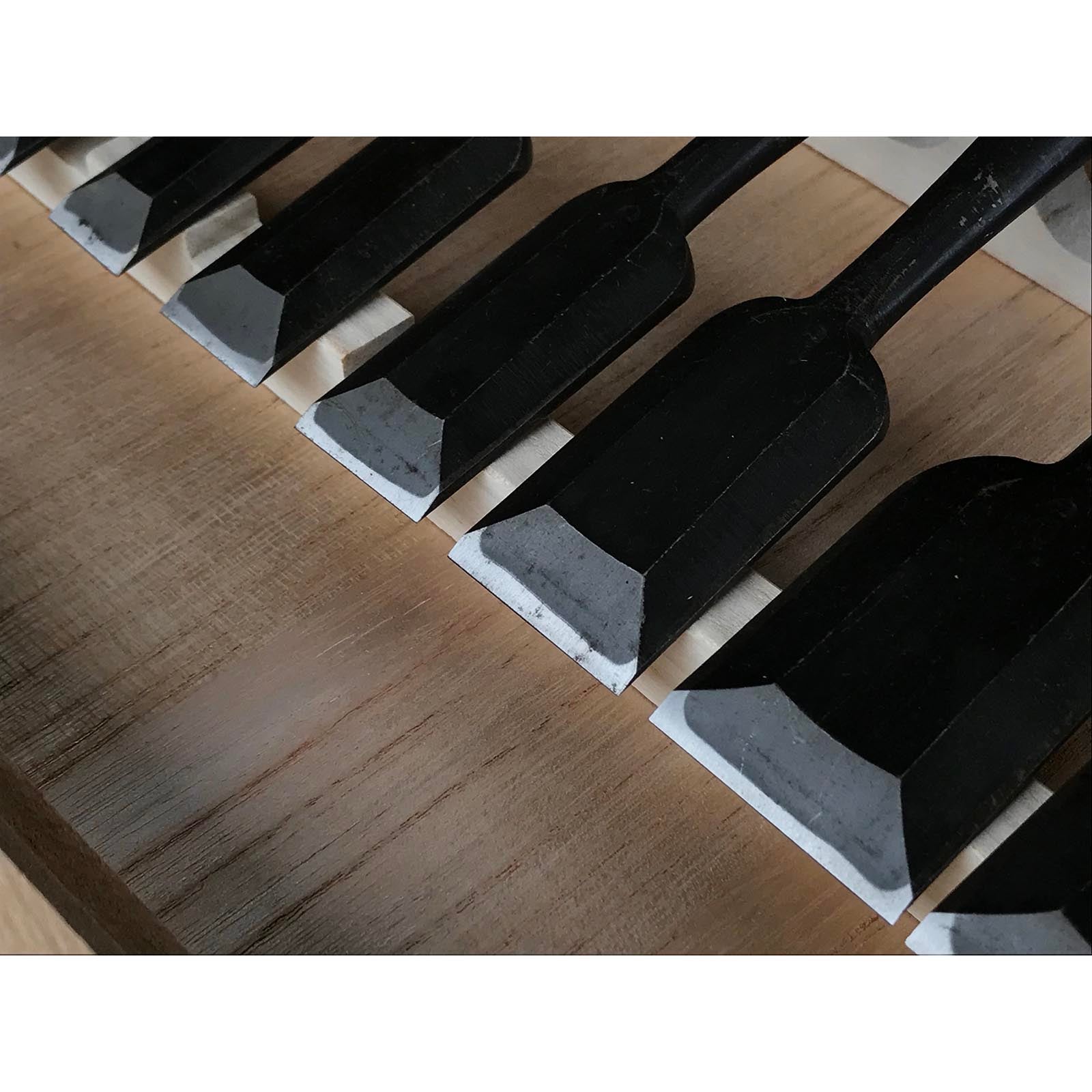 Old stock Hidari-Munekatsu Bench chisels set by Suzuki Shousuke 掘出し物 左宗勝 鈴木章助作 追入組鑿 Orenomi