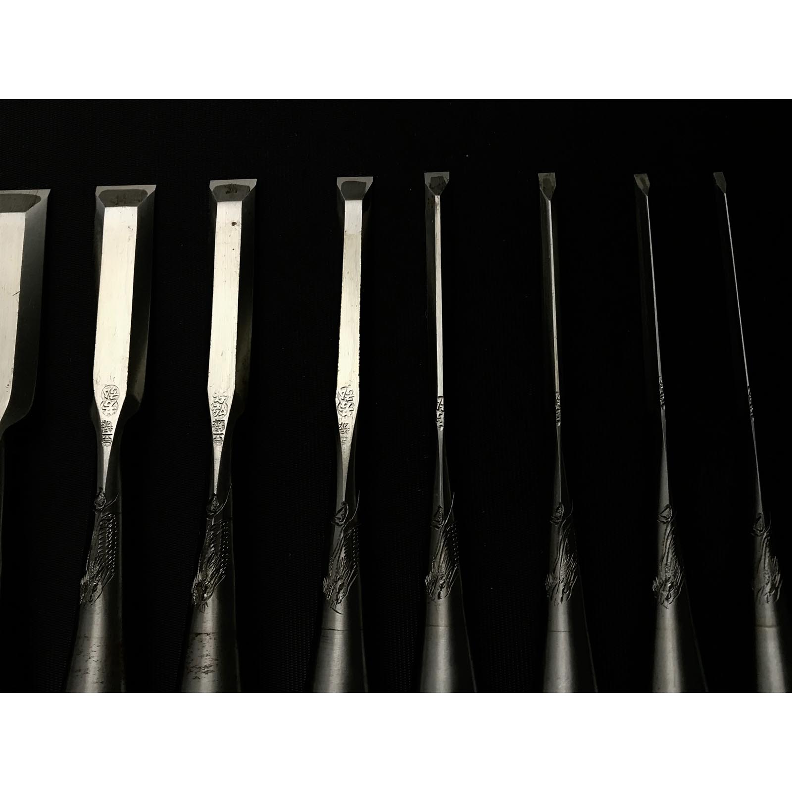 Old stock Yoshihiro Bench chisels set with Quintuple ura 芳弘 追入15本組鑿 龍彫り 五つ裏 Oiirenom