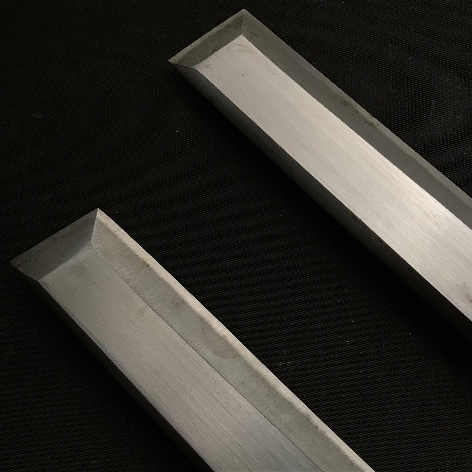 掘出し物 直近 玉鋼 塗師屋小刀 右 150mm&180mm