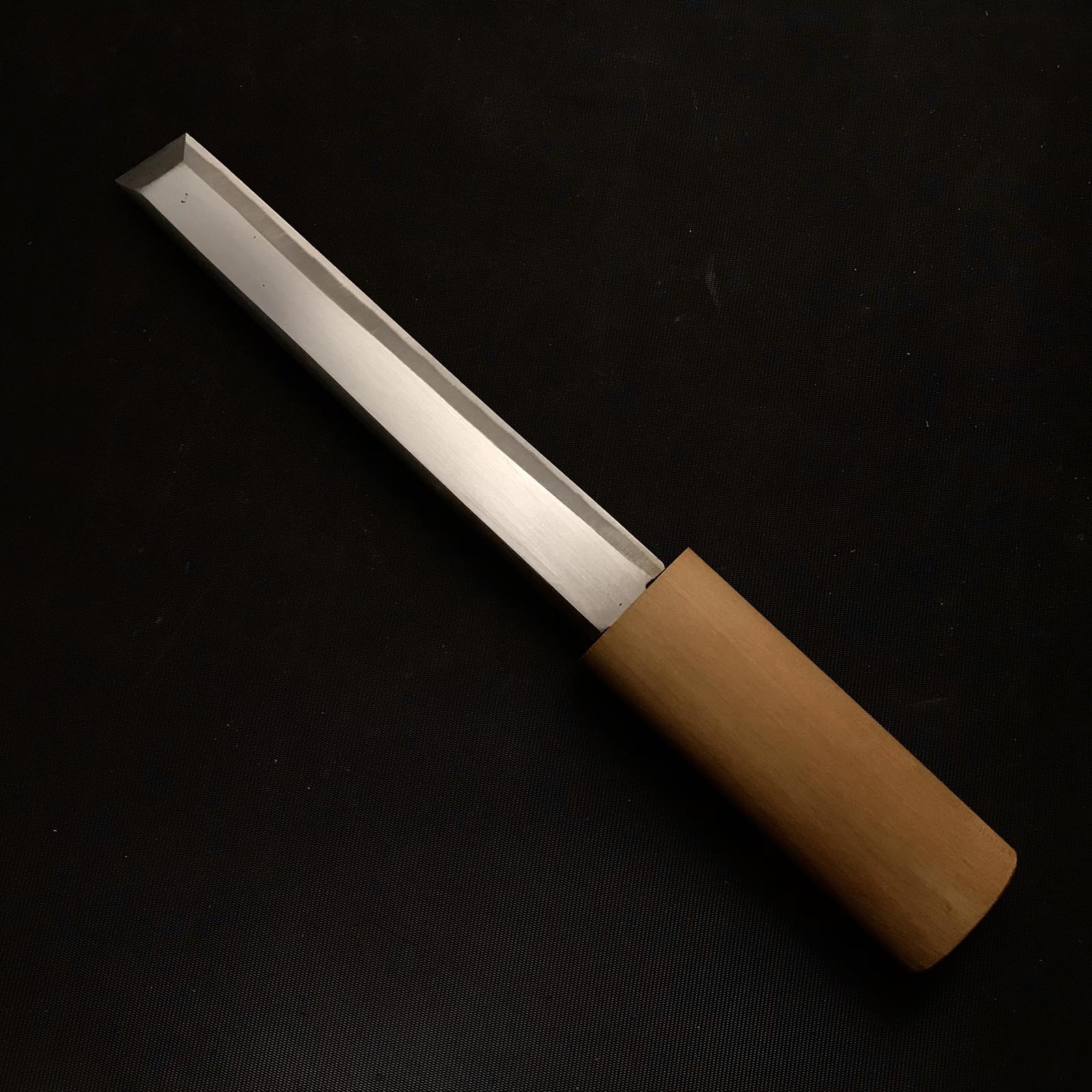 Old stock Naochika Nushiya Kokatana right hand 掘出し物 直近手打 塗師屋小刀 右 180mm