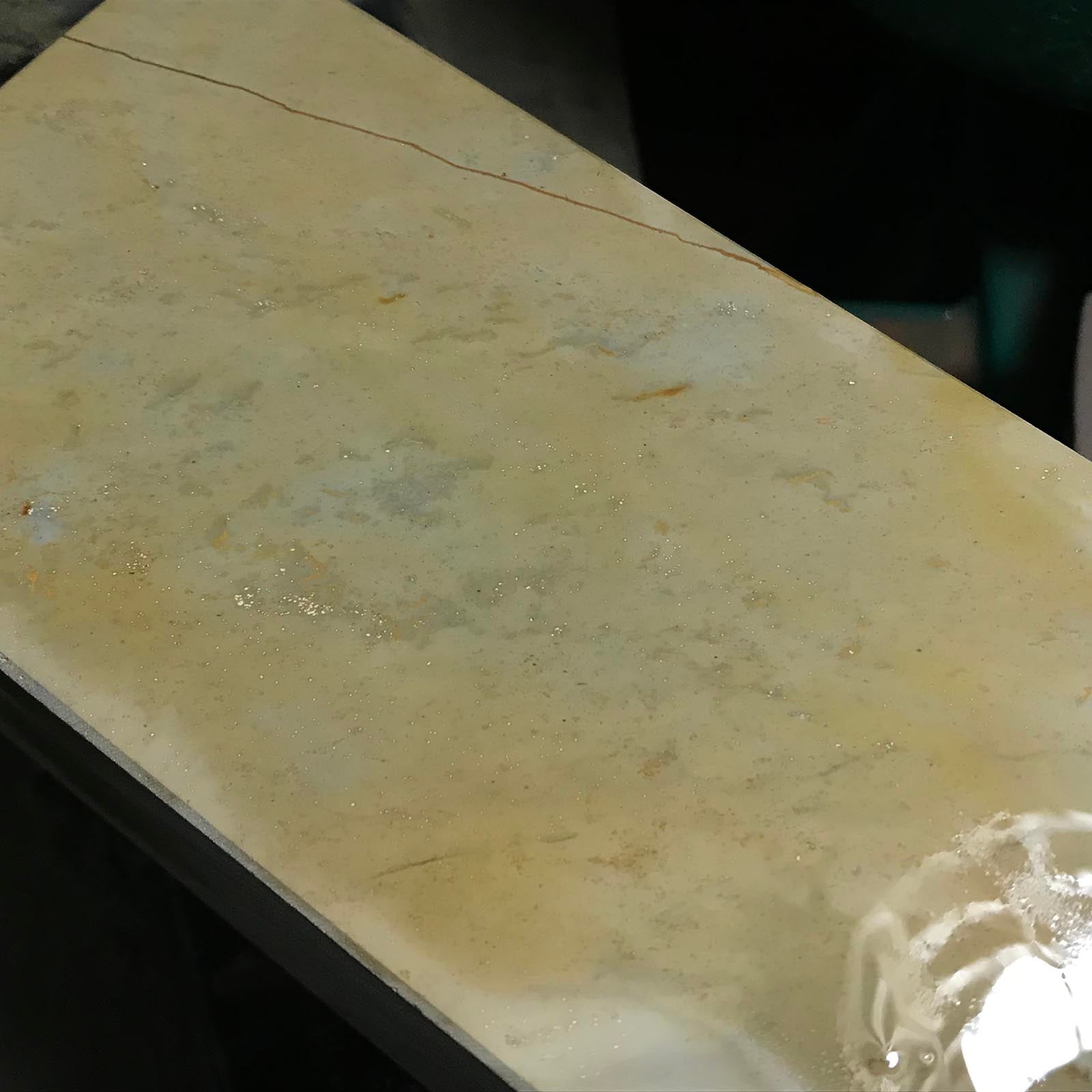 Unknown Yama #1 Uchikumori Suita Toishi? From collection Japanese Natural finishing Stones 蔵出し 天然仕上げ砥石 山不明 墨流し 内曇砥? 天井巣板?