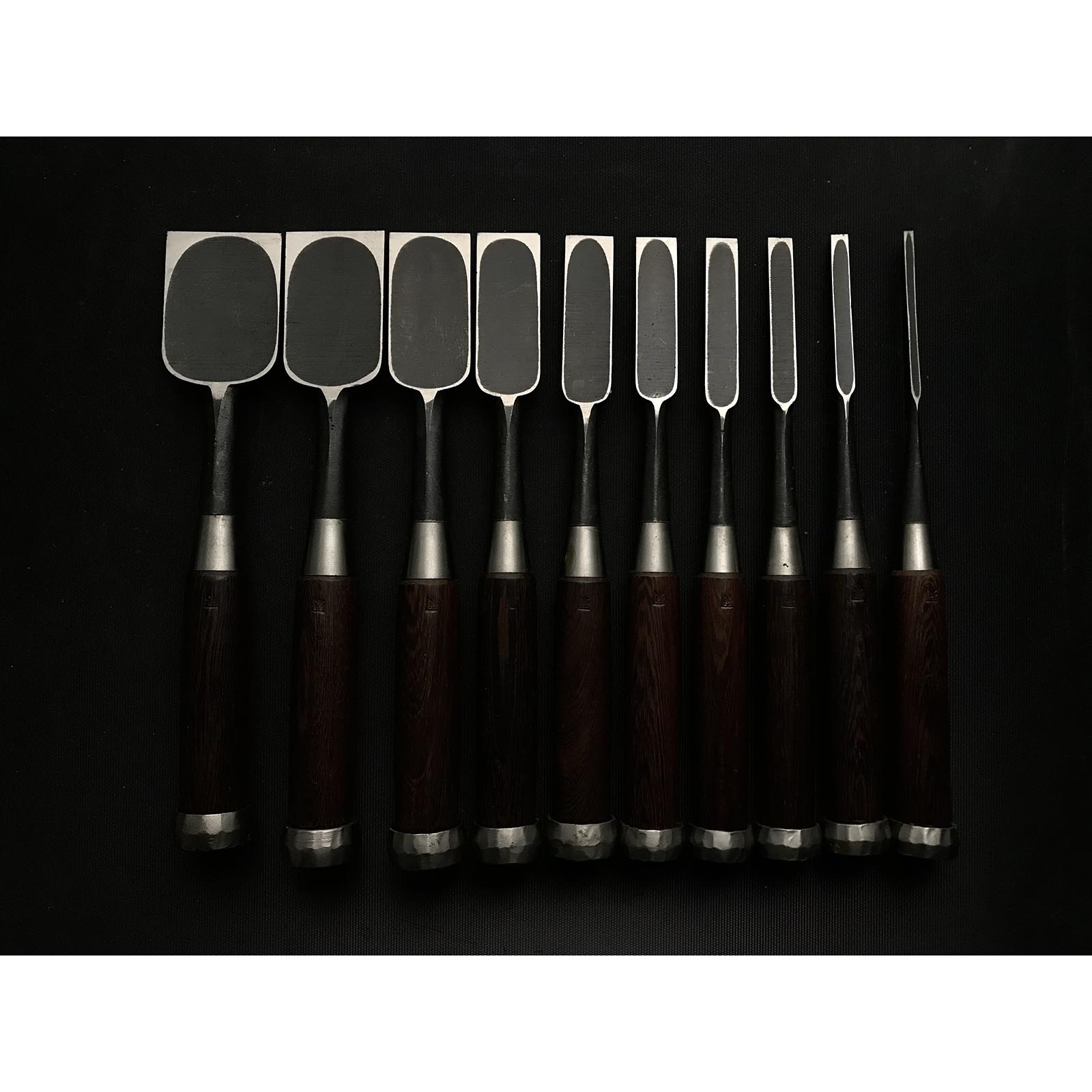 古株 藤近 伝統文様 卓上ノミセット(松、竹、梅) 掘り出し物 藤近 松竹梅 追入10本組鑿 黒檀柄 おいいれのみ