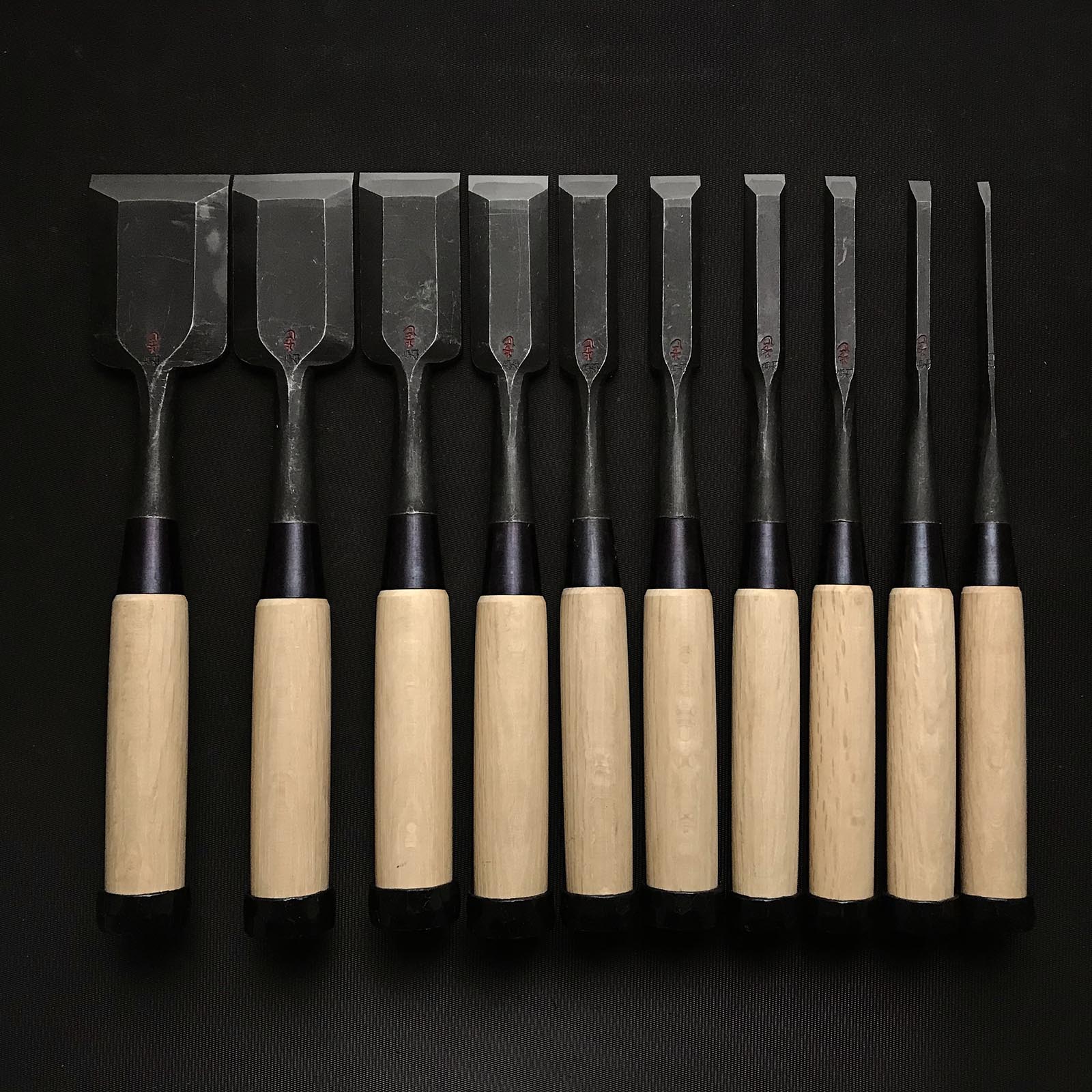 旧正吉 卓上ノミセット 木箱付 掘り出し物 正よし 追入組鑿 桐箱付 おいれのみ