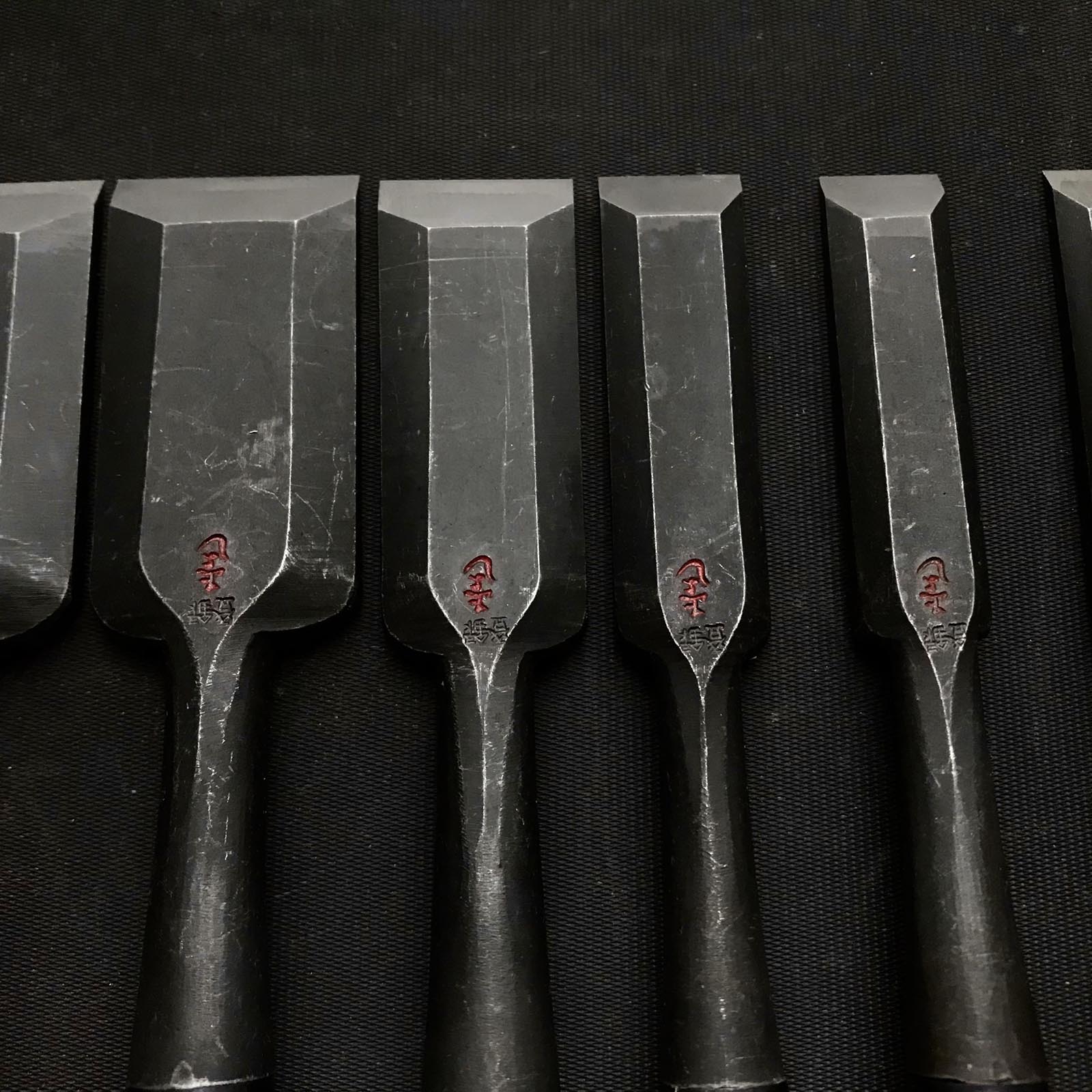 旧正吉 卓上ノミセット 木箱付 掘り出し物 正よし 追入組鑿 桐箱付 おいれのみ