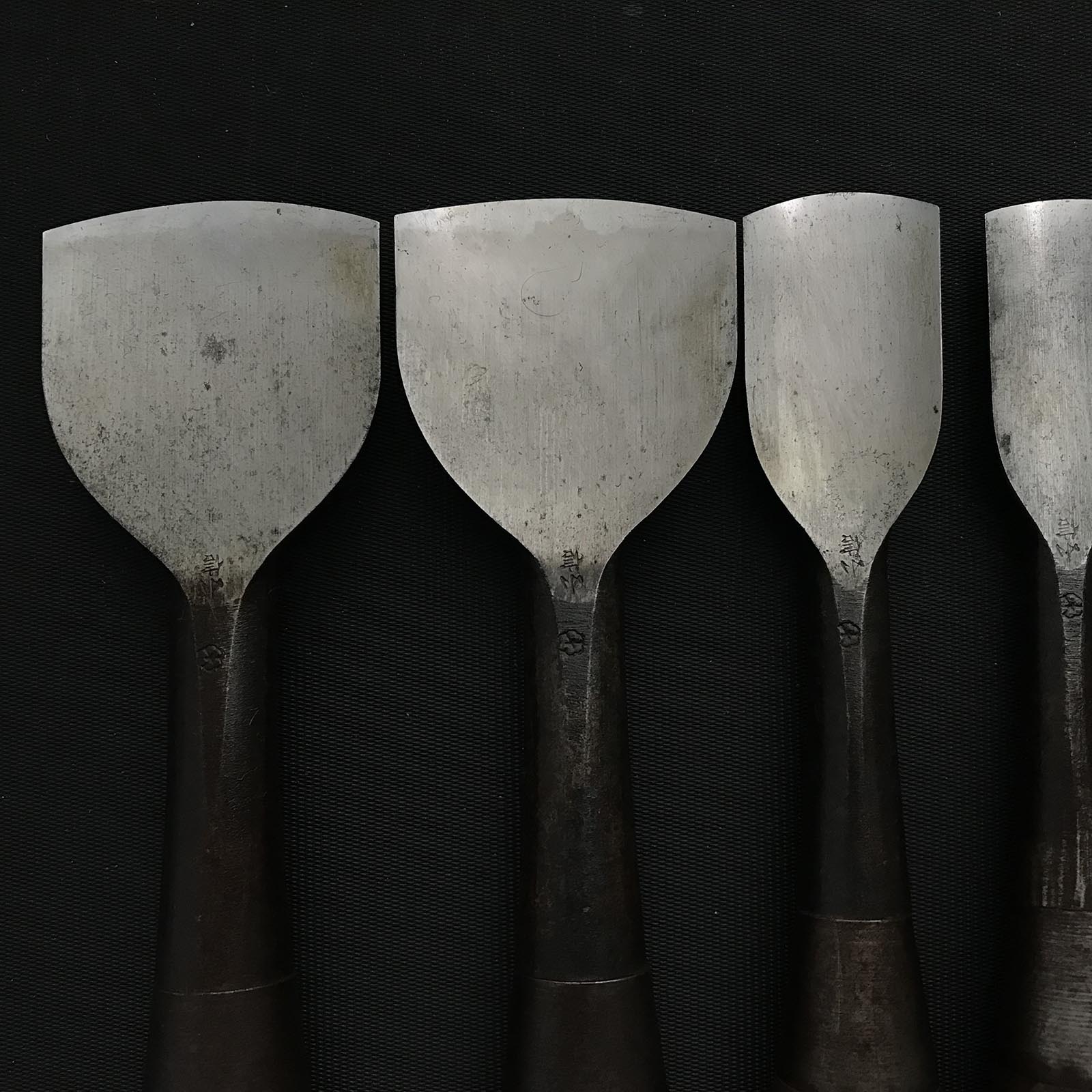 Used Carving chisels set by Konobu 1st generation 初代小信作 彫刻組鑿 使用品