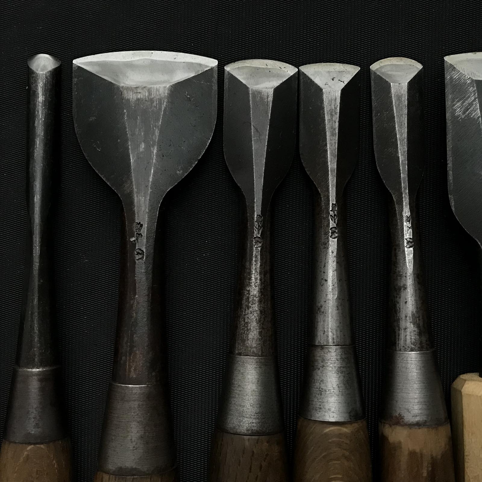 Used Carving chisels set by Konobu 1st generation 初代小信作 彫刻組鑿 使用品