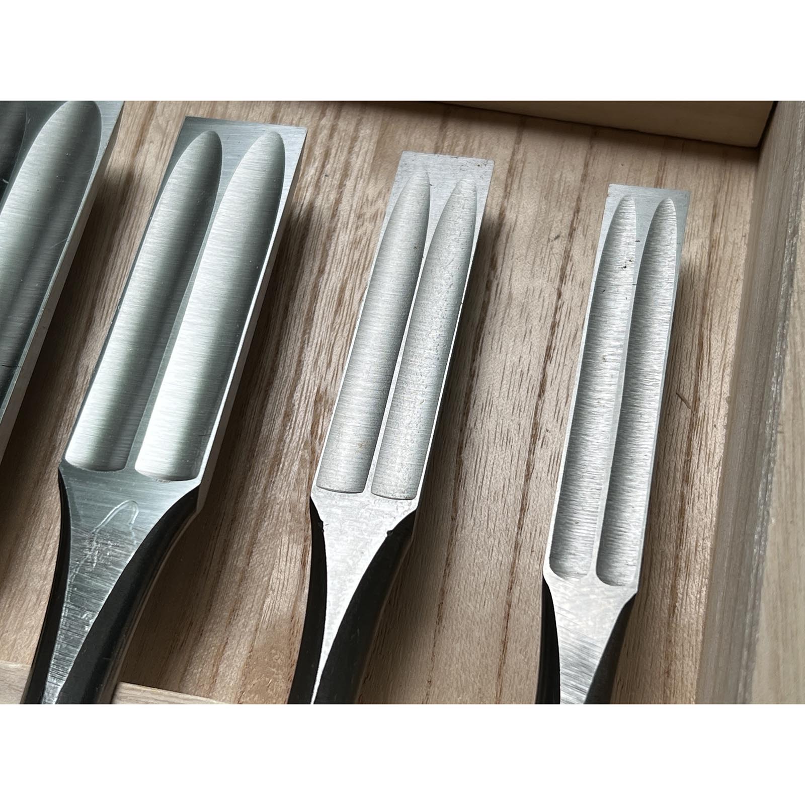 Old stock Sukemaru 3rd Damekiri chisels set with Triple ura 掘出し物 三代助丸作 碓氷金三郎氏 ダメ切り7本組鑿 Damekirinomi