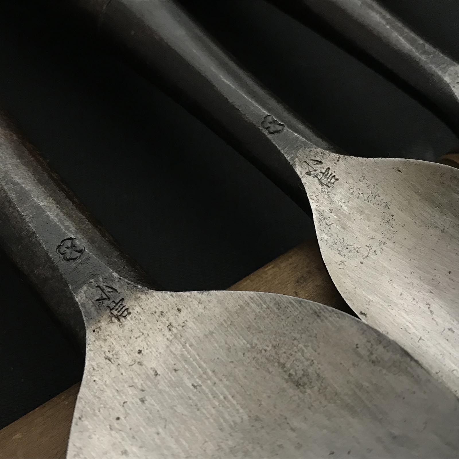 Used Carving chisels set by Konobu 1st generation 初代小信作 彫刻組鑿 使用品