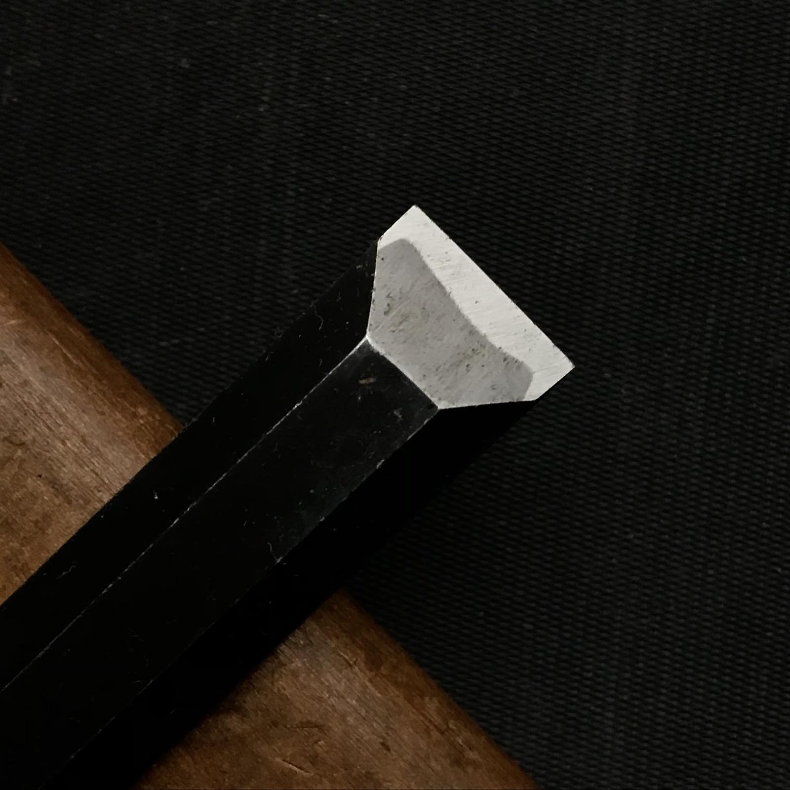 Old stock Kiyohisa Medium timber chisels by Watanabe Kiyoe 掘出し物 渡辺清栄作 清久作 中叩鑿 15mm