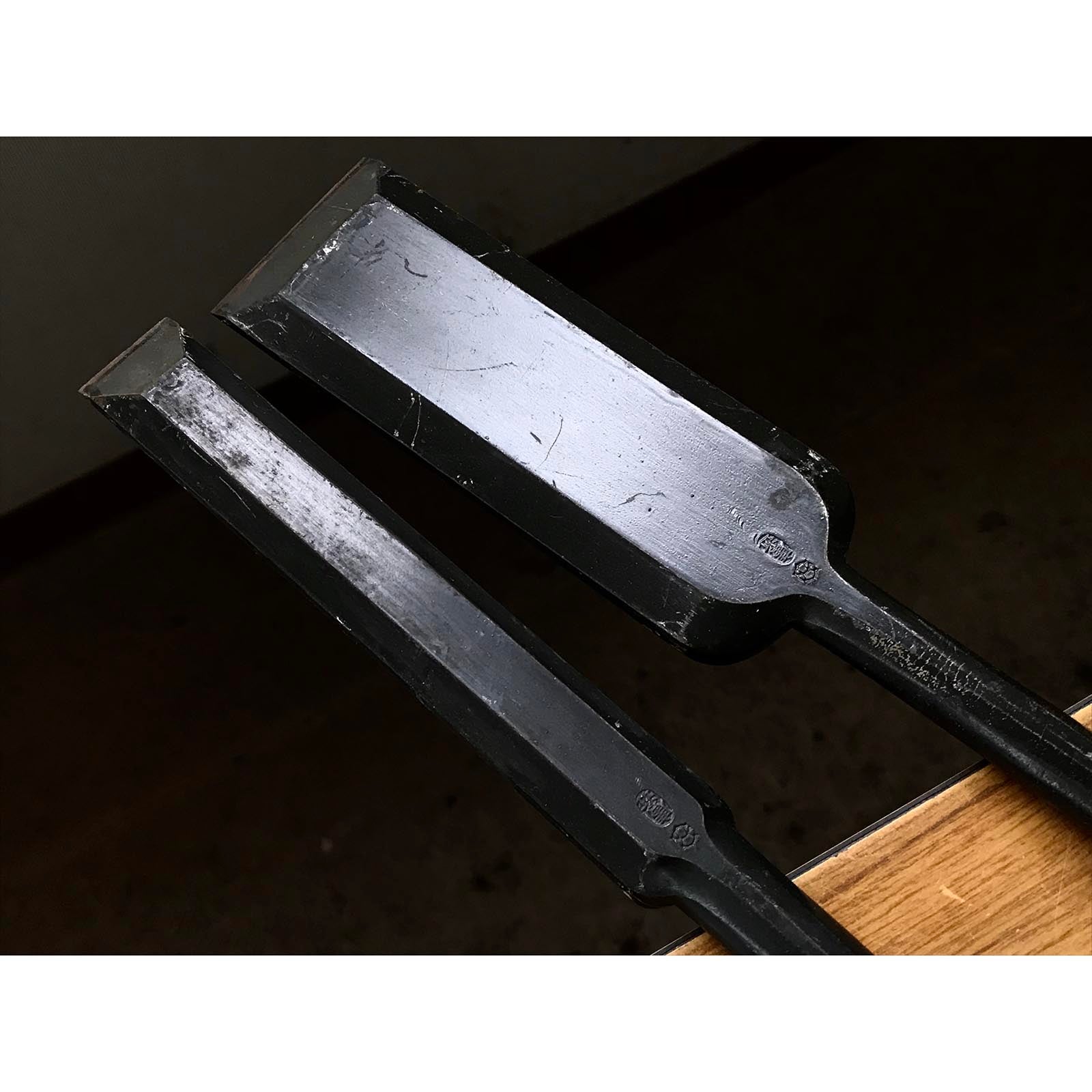 Old stock Hirochika Slick Chisels set by Hasegawa Fujisaku 掘出し物 長谷川藤作氏 廣近 本突き組鑿 黒檀柄 48,24mm Ootsuki-Nomi, Hontsuki-Nomi