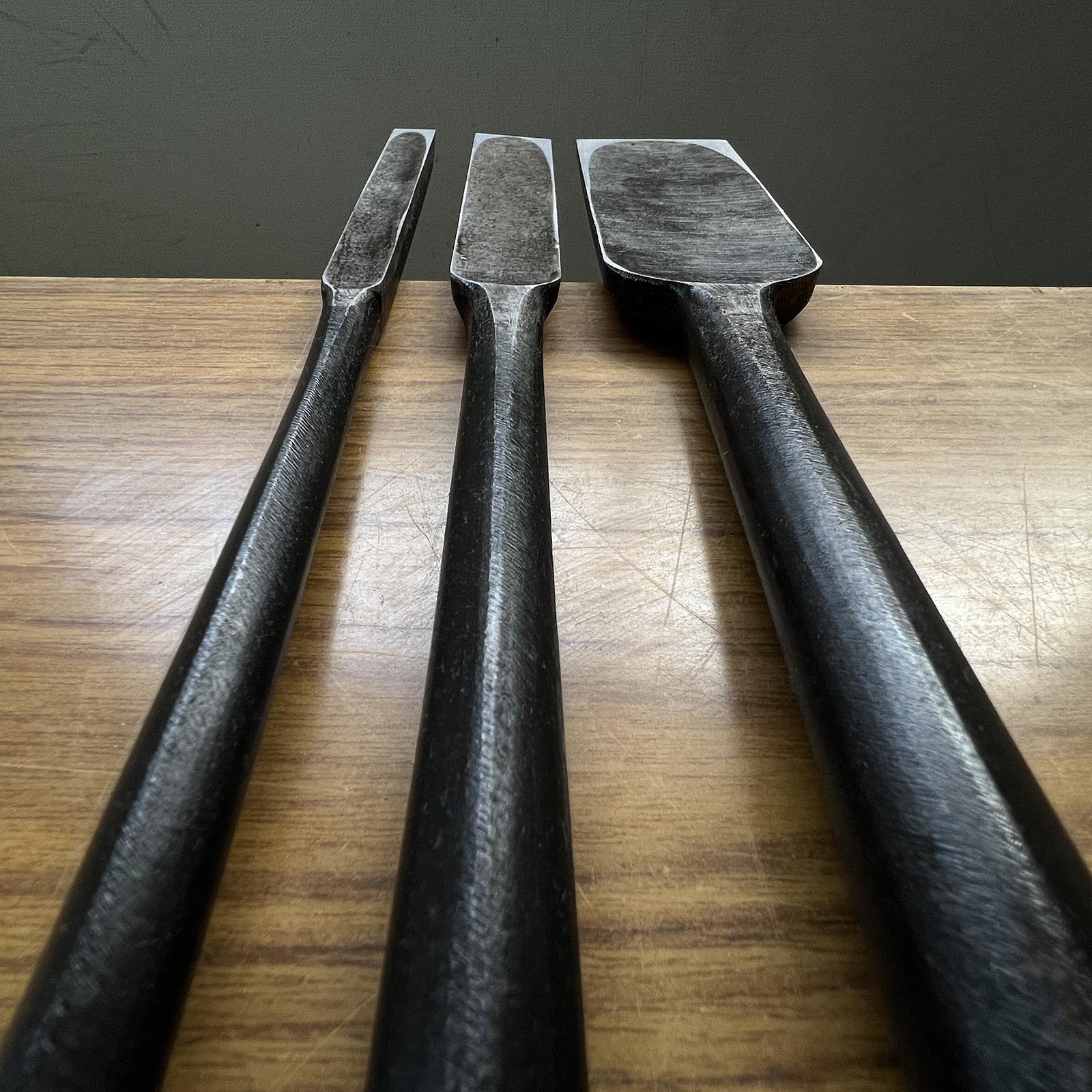 Kanetake Slick Chisels (Anayanomi) by Takahashi Norikazu 高橋典三作 カネ武 穴屋鑿 13.5,24,48mm