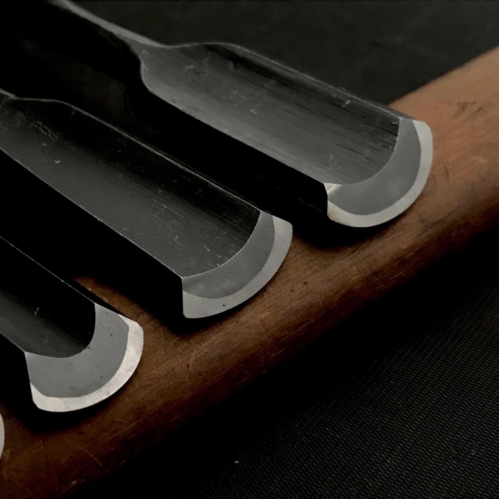 #14 Old stock Iwazaki Soto maru chisels set by Iwazaki Eisuke 掘出し物 岩崎永祐作 外丸組鑿 5本組 Sotomarunomi