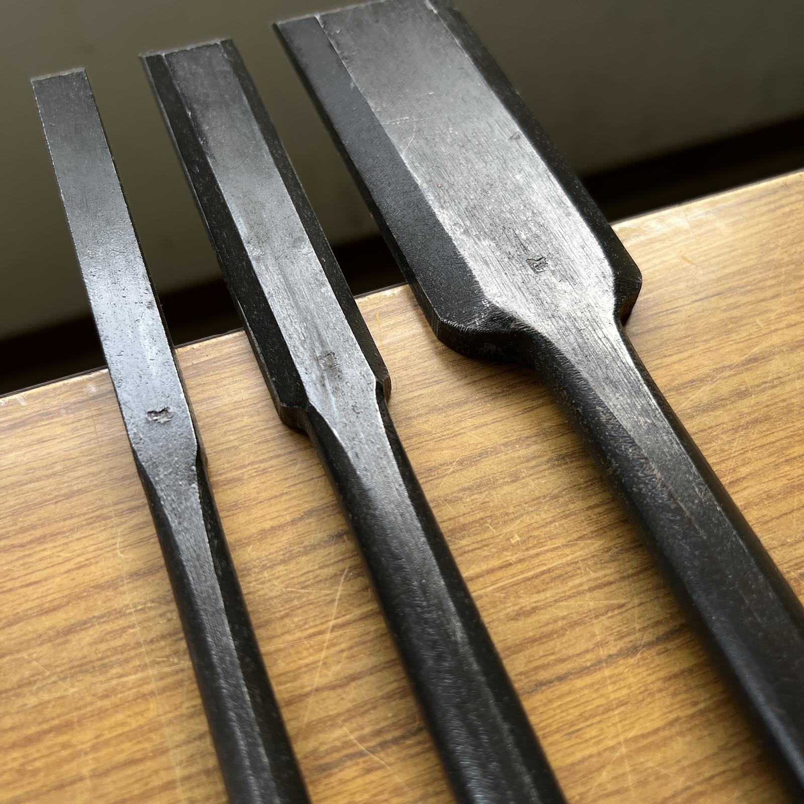 Kanetake Slick Chisels (Anayanomi) by Takahashi Norikazu 高橋典三作 カネ武 穴屋鑿 13.5,24,48mm