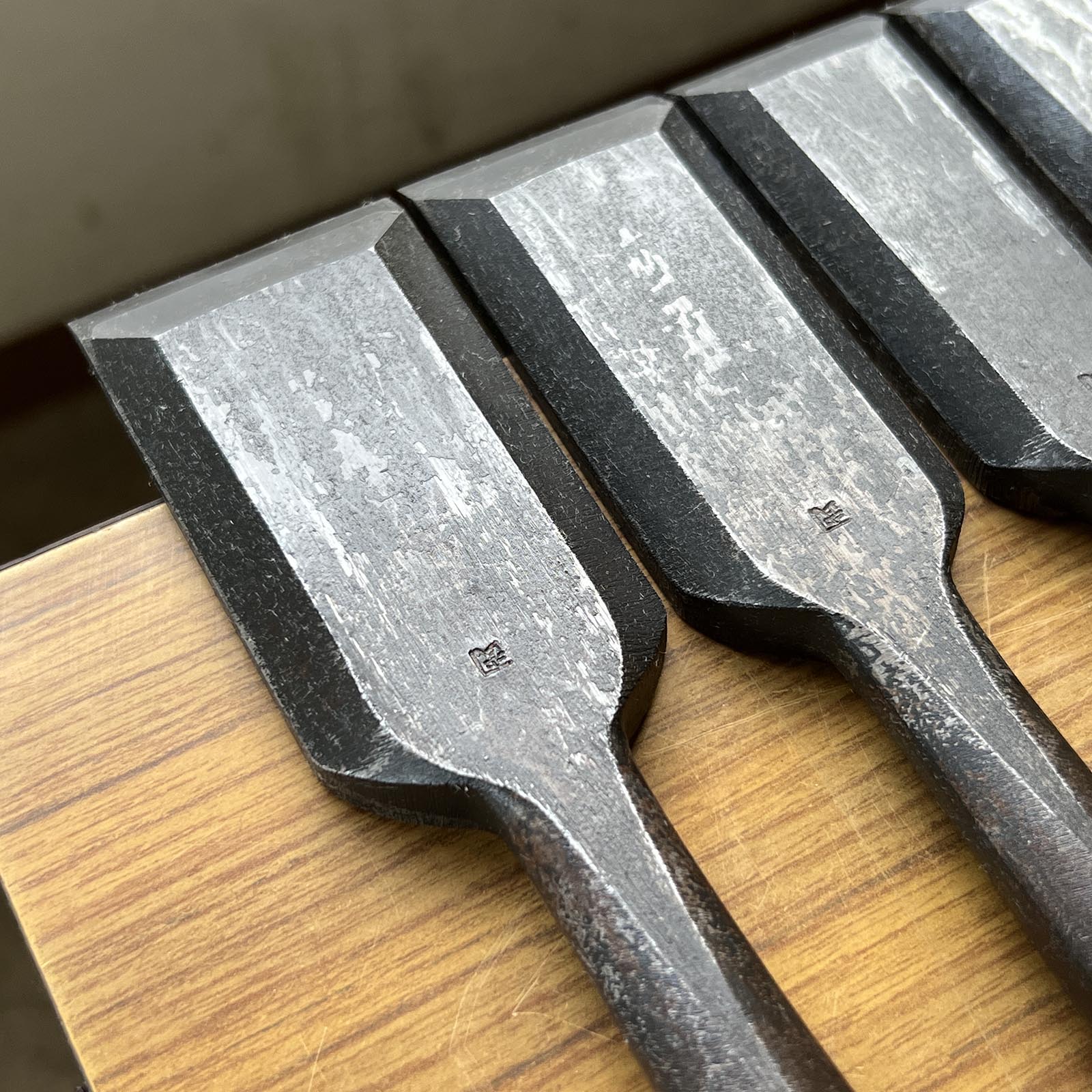 Kanetake Long neck Timber chisels by Takahashi Norikazu with boxwood handle 高橋典三作 カネ武 5分首長 叩鑿 黄楊柄 Tatakinomi 15,24,30,36,42,48mm