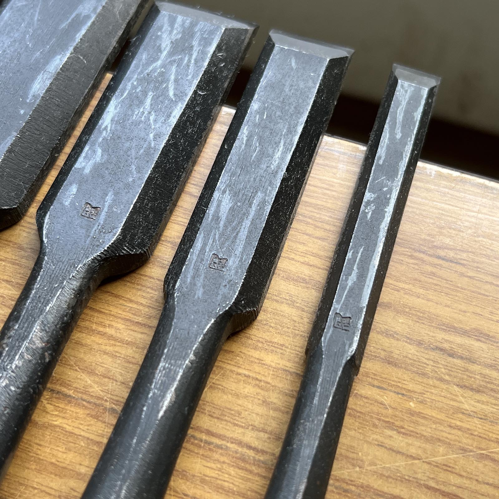 Kanetake Long neck Timber chisels by Takahashi Norikazu with boxwood handle 高橋典三作 カネ武 5分首長 叩鑿 黄楊柄 Tatakinomi 15,24,30,36,42,48mm
