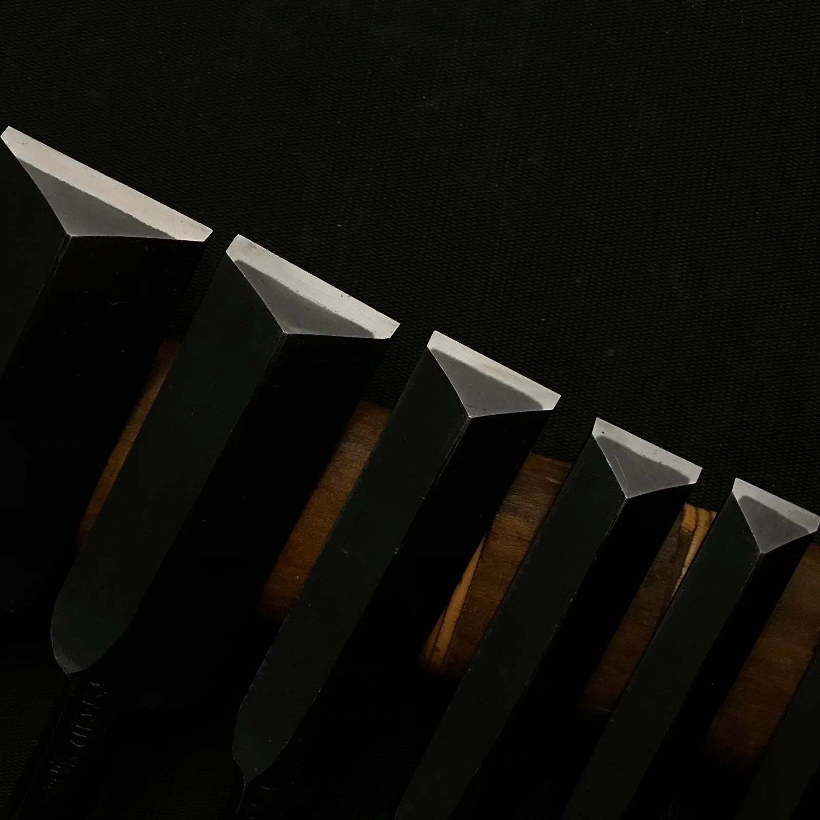 藤廣 今井忠太郎作 アリノミセット 今井忠太郎作 二治弘 鎬追入組鑿 桐箱付 赤樫柄 シノギノミ