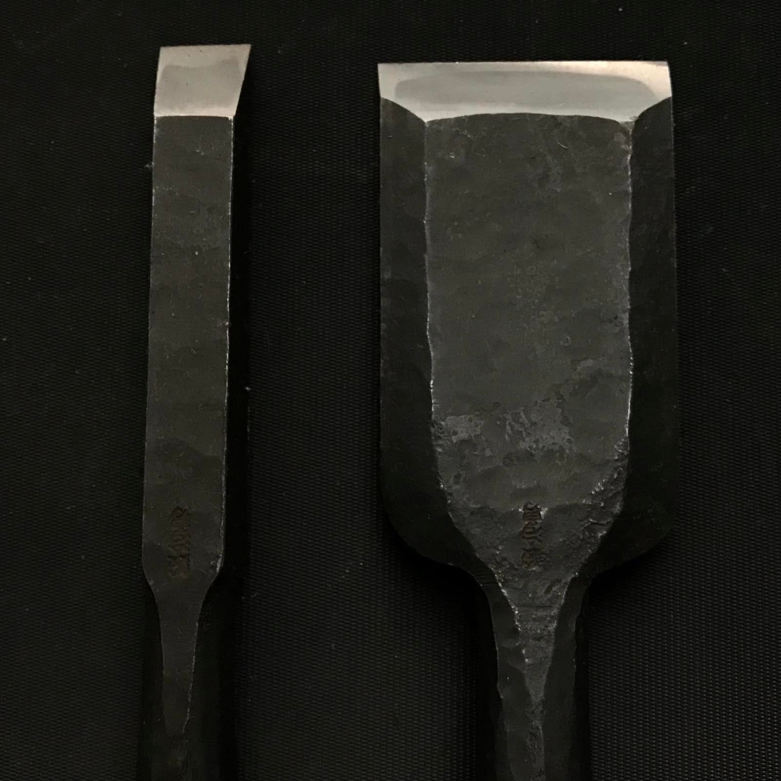 Old stock Kaji-Izamu Timber chisels with Tsuchime finish 掘出し物 鍛治勇 槌目 叩鑿 Tatakinomi