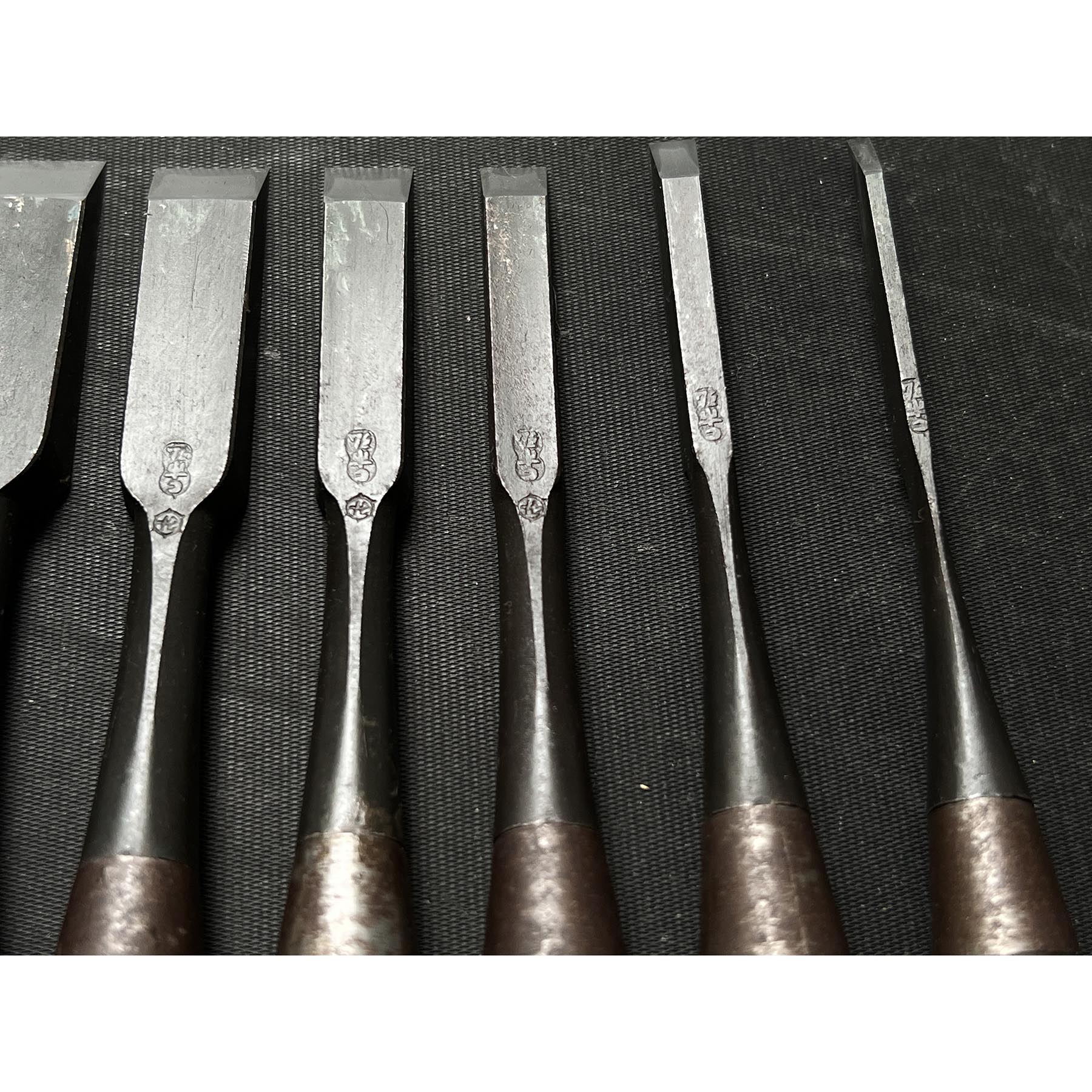 Used Hidari Ichihiro Second Generation Kakuuchi Bench chisels set 中古 月市弘 二代目左市弘山崎勇作 角打追入組鑿 Oirenomi