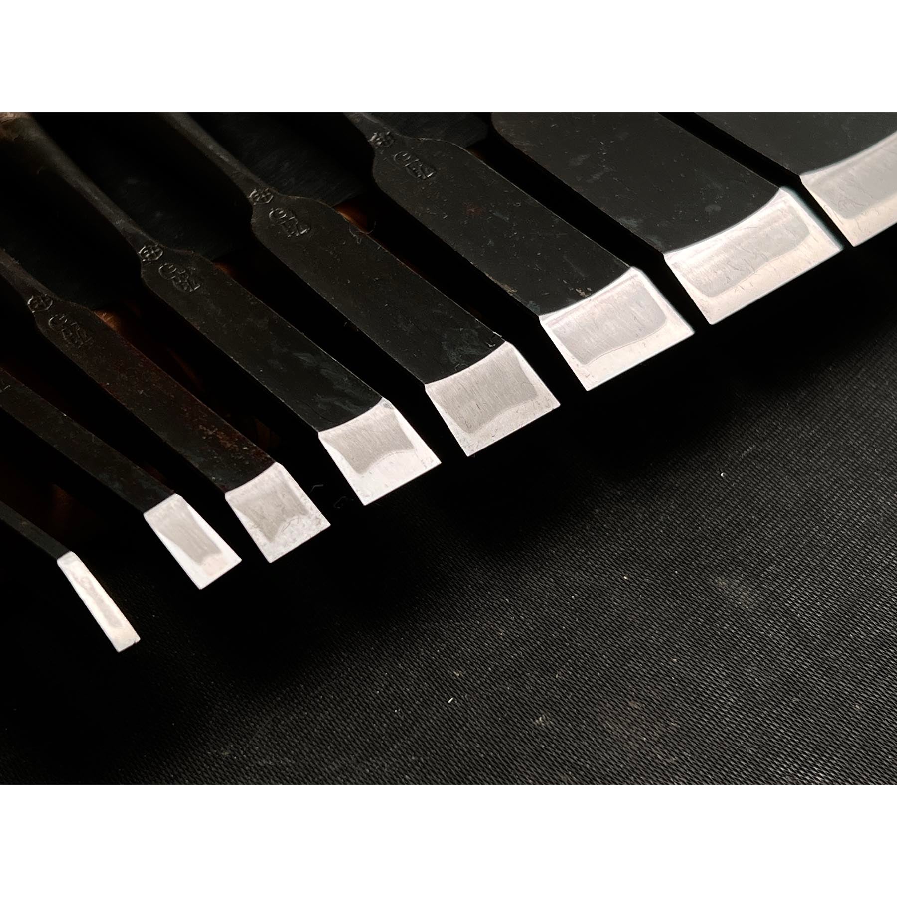 Used Hidari Ichihiro Second Generation Kakuuchi Bench chisels set 中古 月市弘 二代目左市弘山崎勇作 角打追入組鑿 Oirenomi