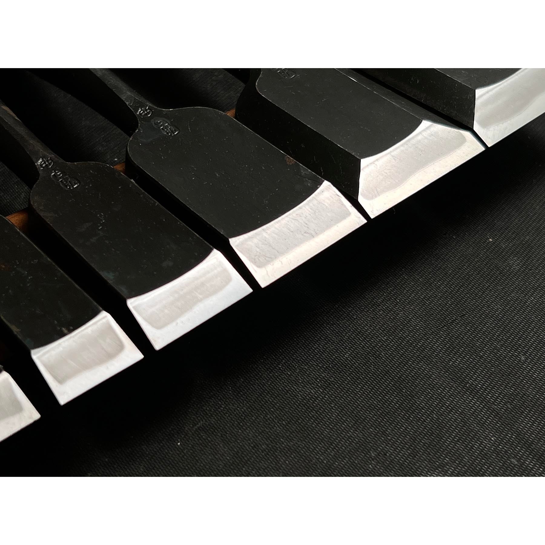 Used Hidari Ichihiro Second Generation Kakuuchi Bench chisels set 中古 月市弘 二代目左市弘山崎勇作 角打追入組鑿 Oirenomi