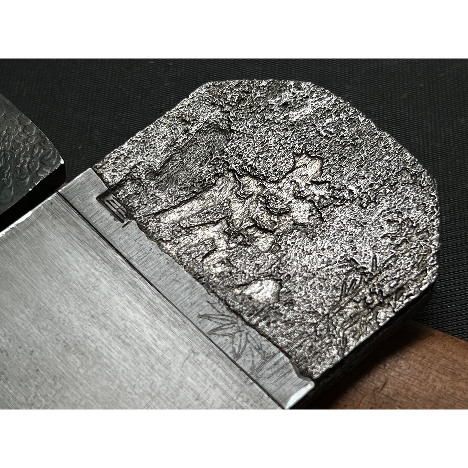 Old stock Tora Mokume Finishing Smoothing Plane (Kanna) by Katashima Keizo 掘出し物 片島圭三作 虎 木目 仕上げ鉋 65mm