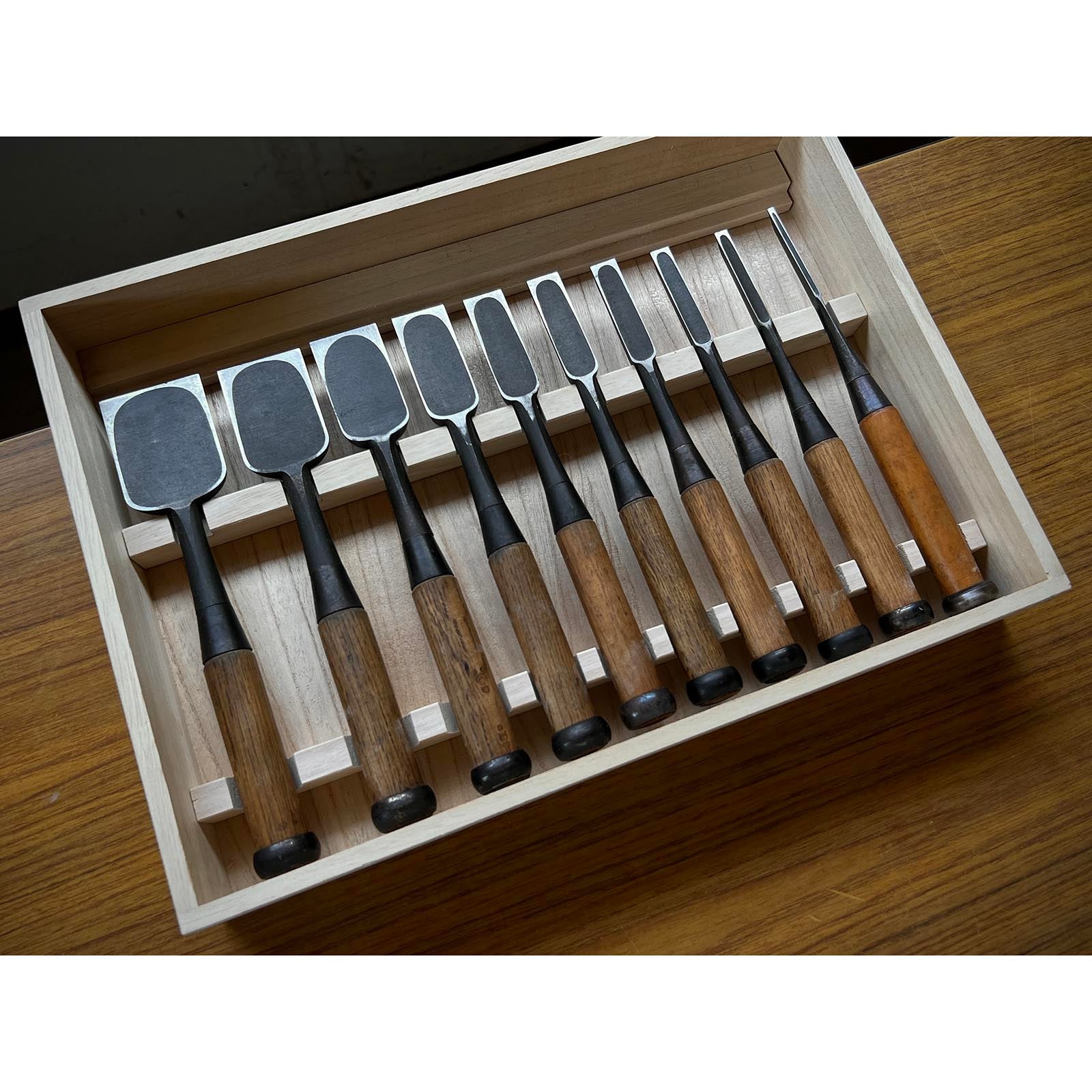 Lightly used Hidari Ichihiro Second Generation&Kiyotada Kakuuchi Bench chisels set 中古 市弘&清忠 二代目左市弘山崎勇、嶋村幸三郎作 角打追入組鑿 Oirenomi