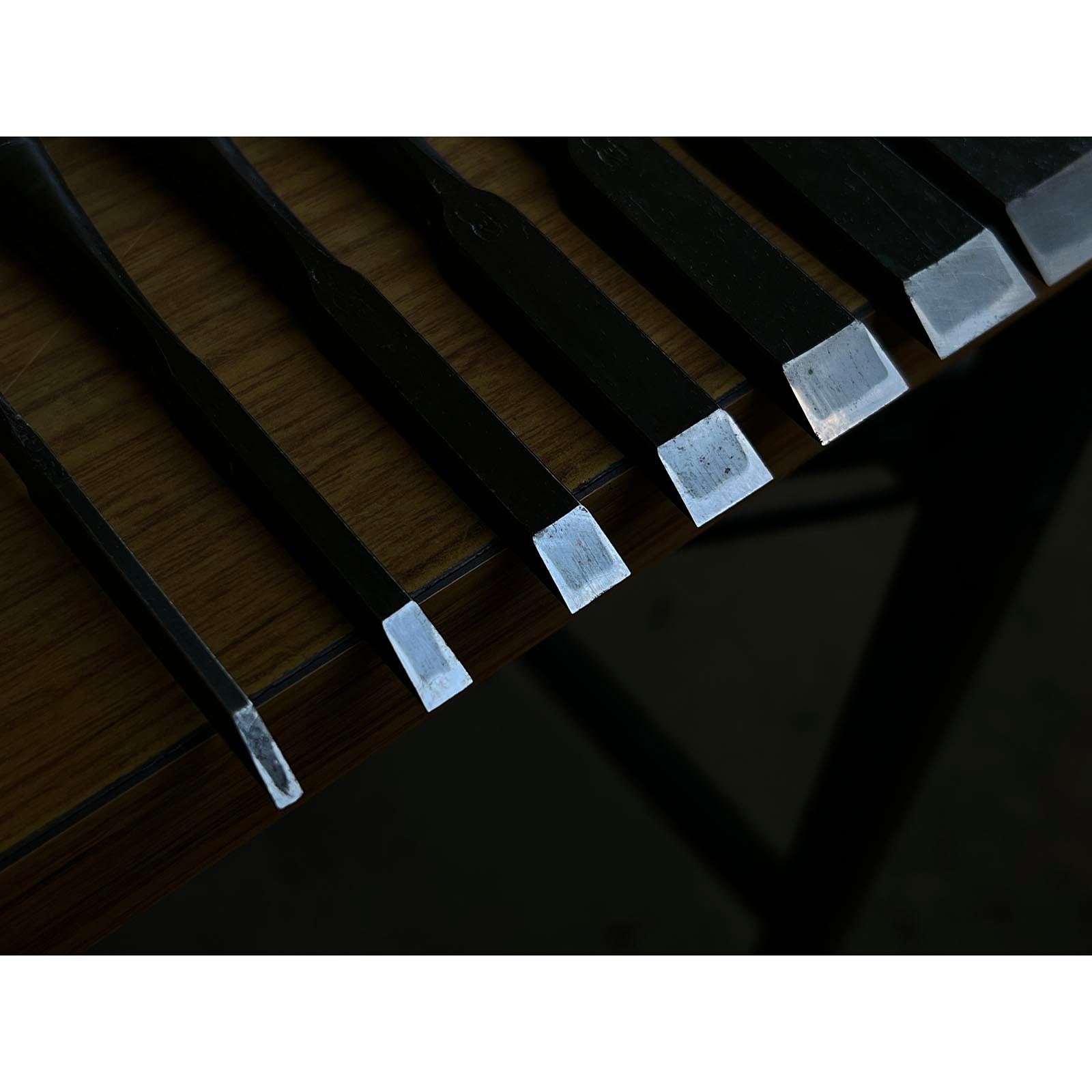 Lightly used Hidari Ichihiro Second Generation&Kiyotada Kakuuchi Bench chisels set 中古 市弘&清忠 二代目左市弘山崎勇、嶋村幸三郎作 角打追入組鑿 Oirenomi