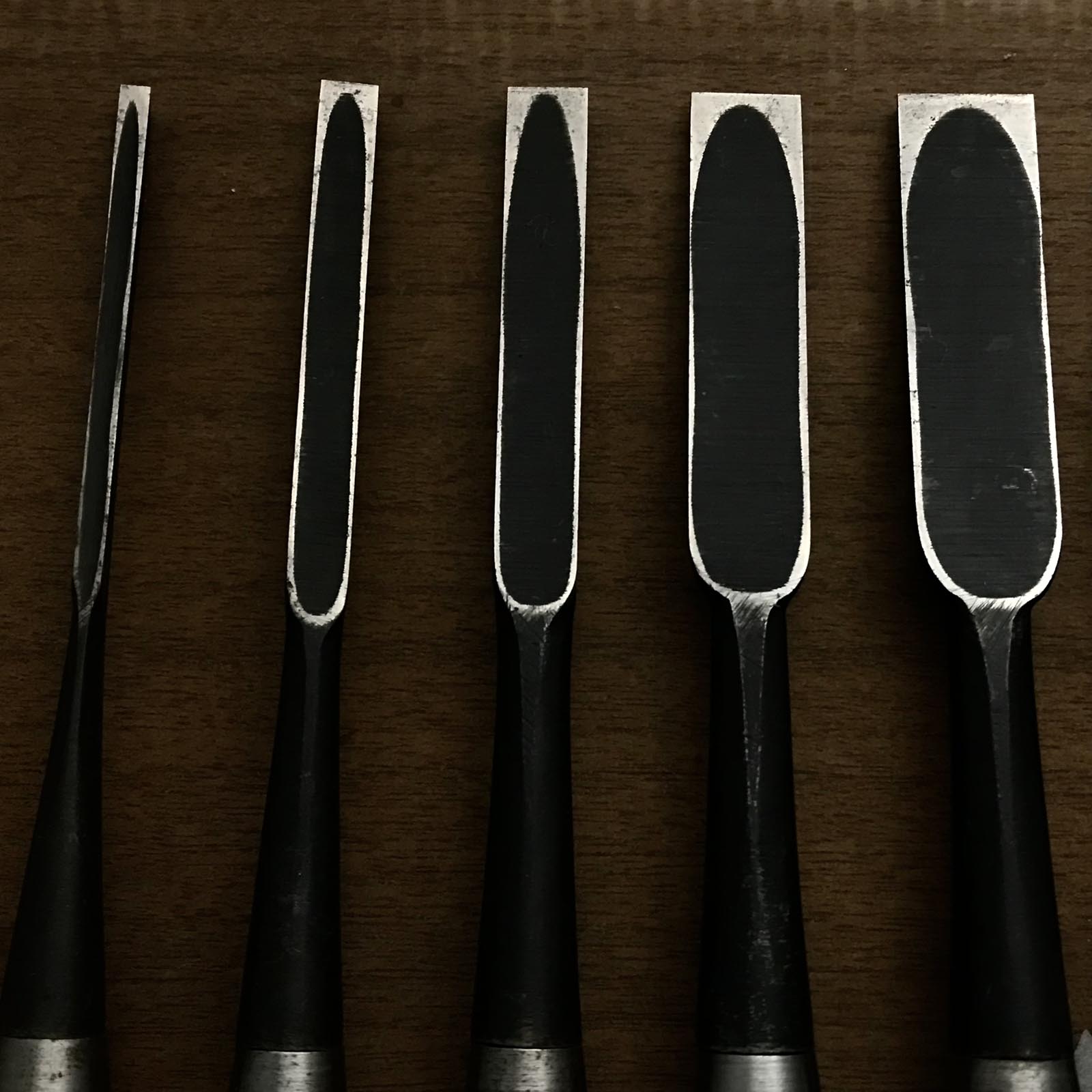 Old stock Masahiko Tokyo Bench chisels set 掘出し物 東京鑿組合 正彦 追入10本組鑿 黒檀柄 Oiirenomi