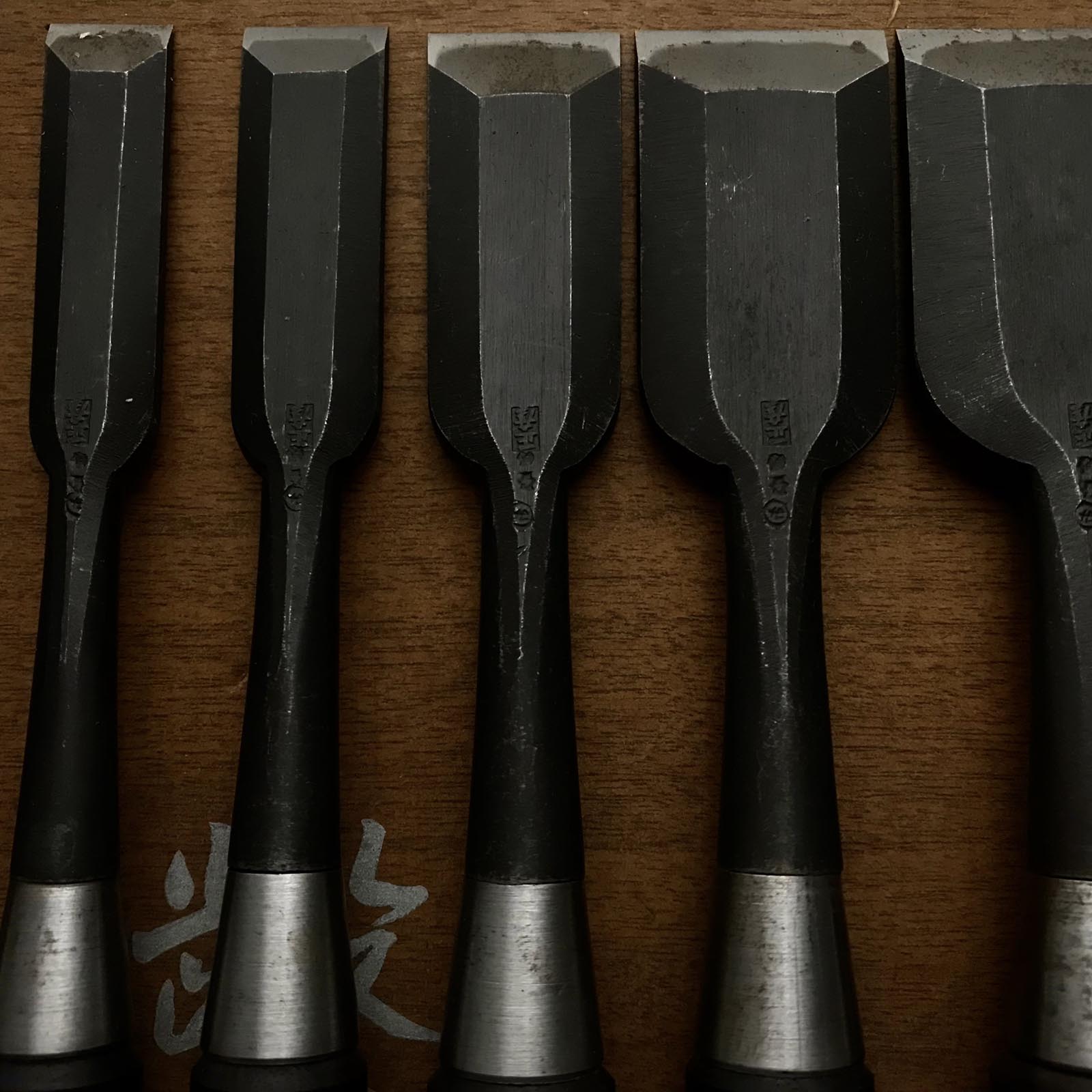 Old stock Masahiko Tokyo Bench chisels set 掘出し物 東京鑿組合 正彦 追入10本組鑿 黒檀柄 Oiirenomi