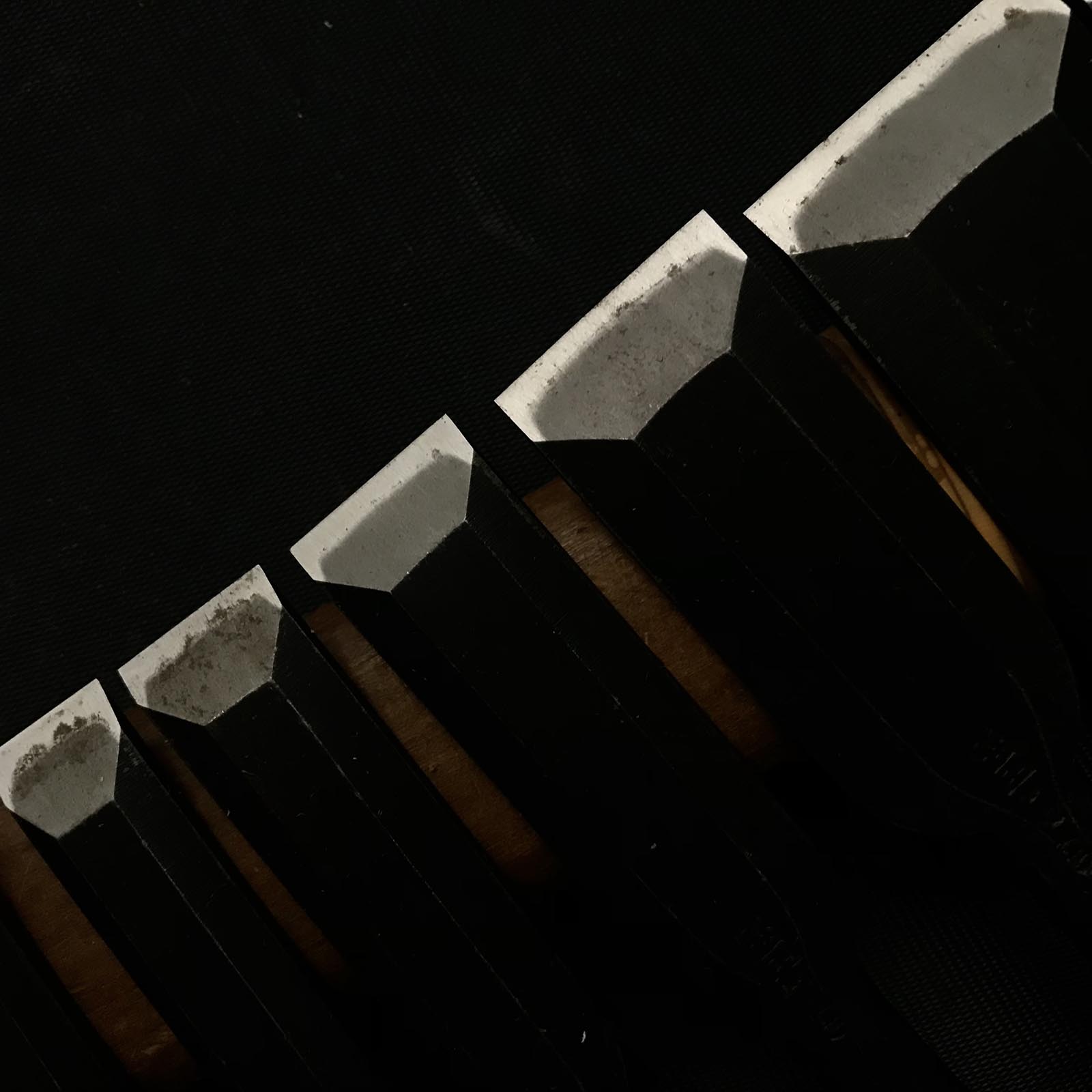 Old stock Masahiko Tokyo Bench chisels set 掘出し物 東京鑿組合 正彦 追入10本組鑿 黒檀柄 Oiirenomi