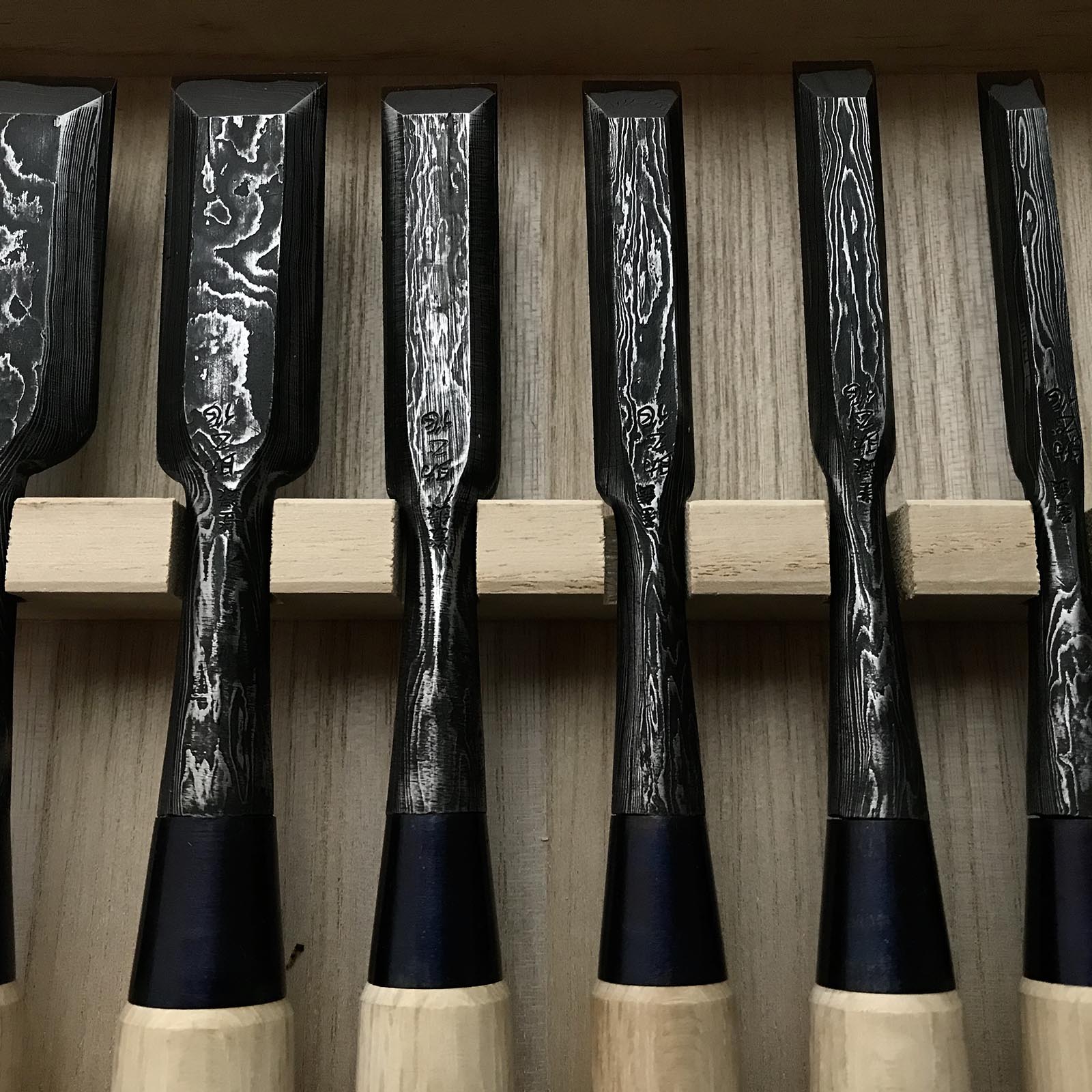 Sukemasa Suminagashi Bench chisels set with White steel 助正 墨流し 追入組鑿 白紙鋼 Oirenomi
