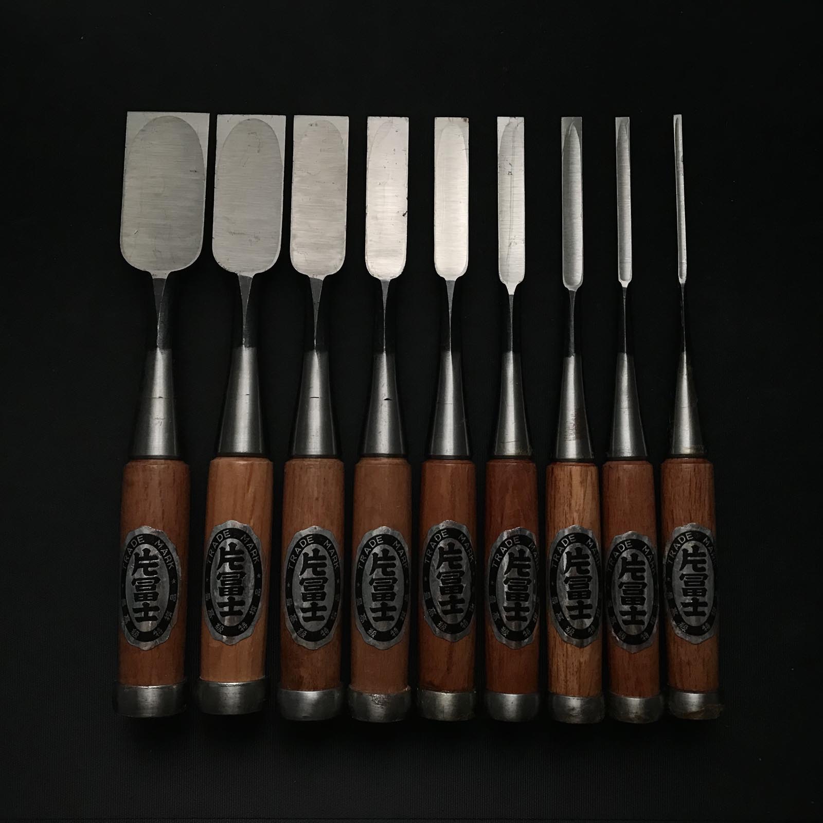 旧蔵 平町俊久型 ノミセット 掘り出し物 利久 平待追入鑿 7本組 平町のみ