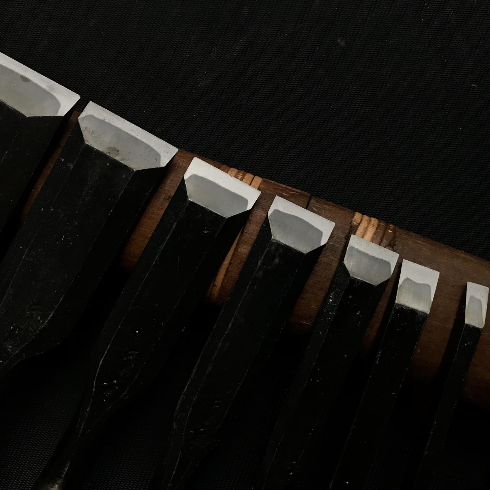 旧蔵 鍛治勇 ベンチノミセット 掘り出し物 鍛治勇 追入10本組鑿 おいれのみ