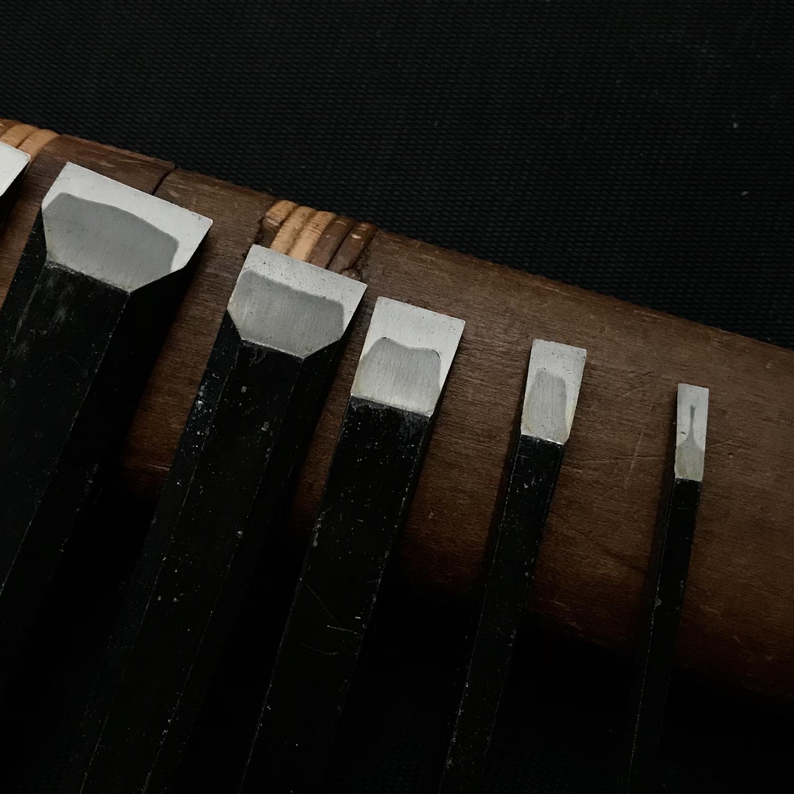 旧蔵 鍛治勇 ベンチノミセット 掘り出し物 鍛治勇 追入10本組鑿 おいれのみ