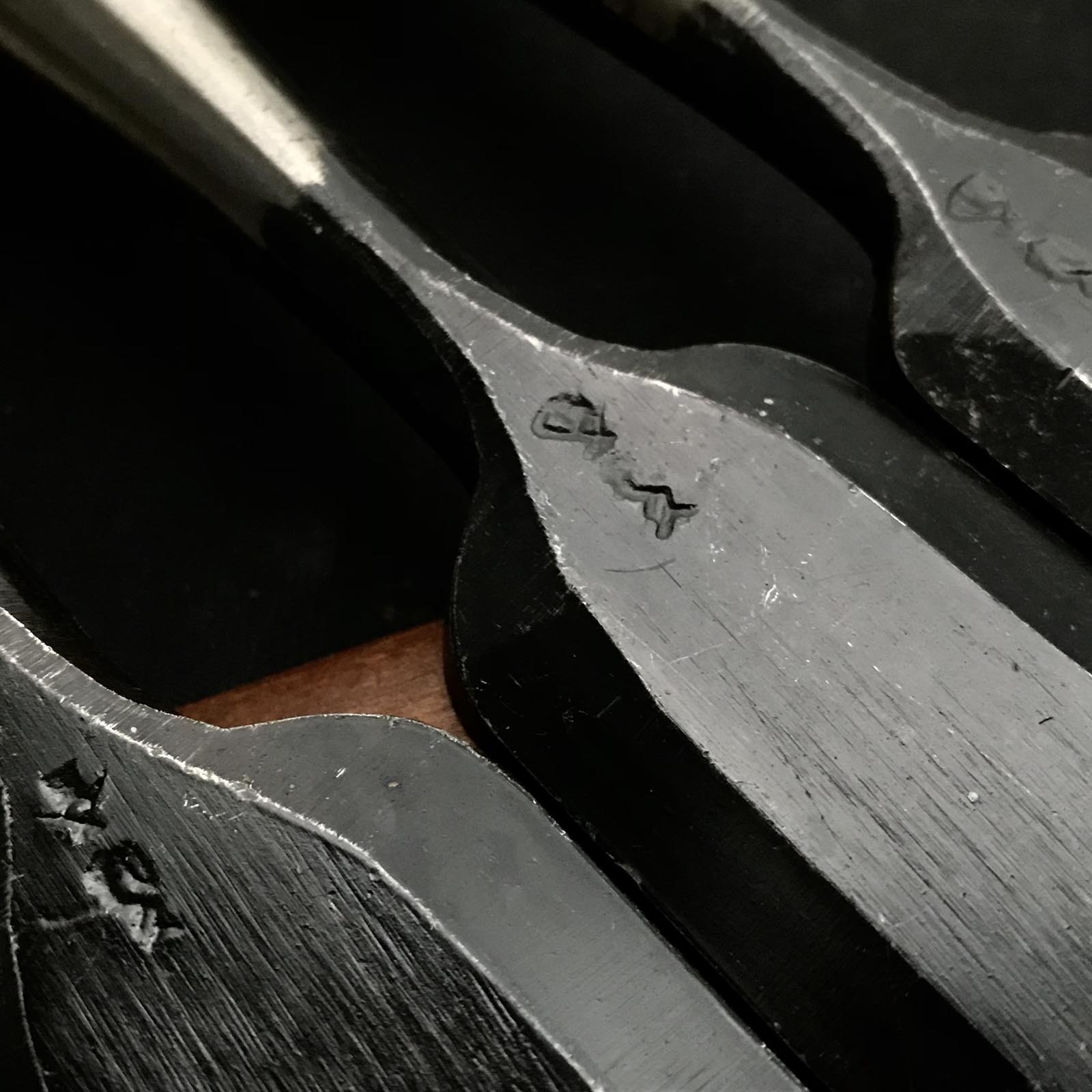 旧蔵 鍛治勇 ベンチノミセット 掘り出し物 鍛治勇 追入10本組鑿 おいれのみ