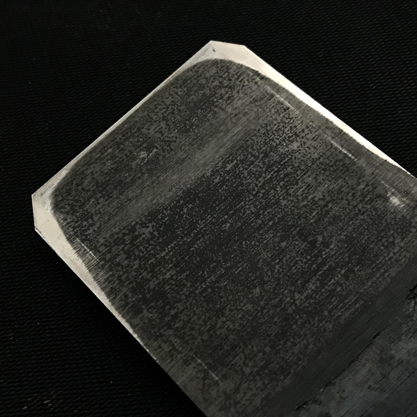 Mosaku Small flat Plane (Kanna) Sharpened も作 小鉋 極上赤樫台 42mm 本研ぎ入