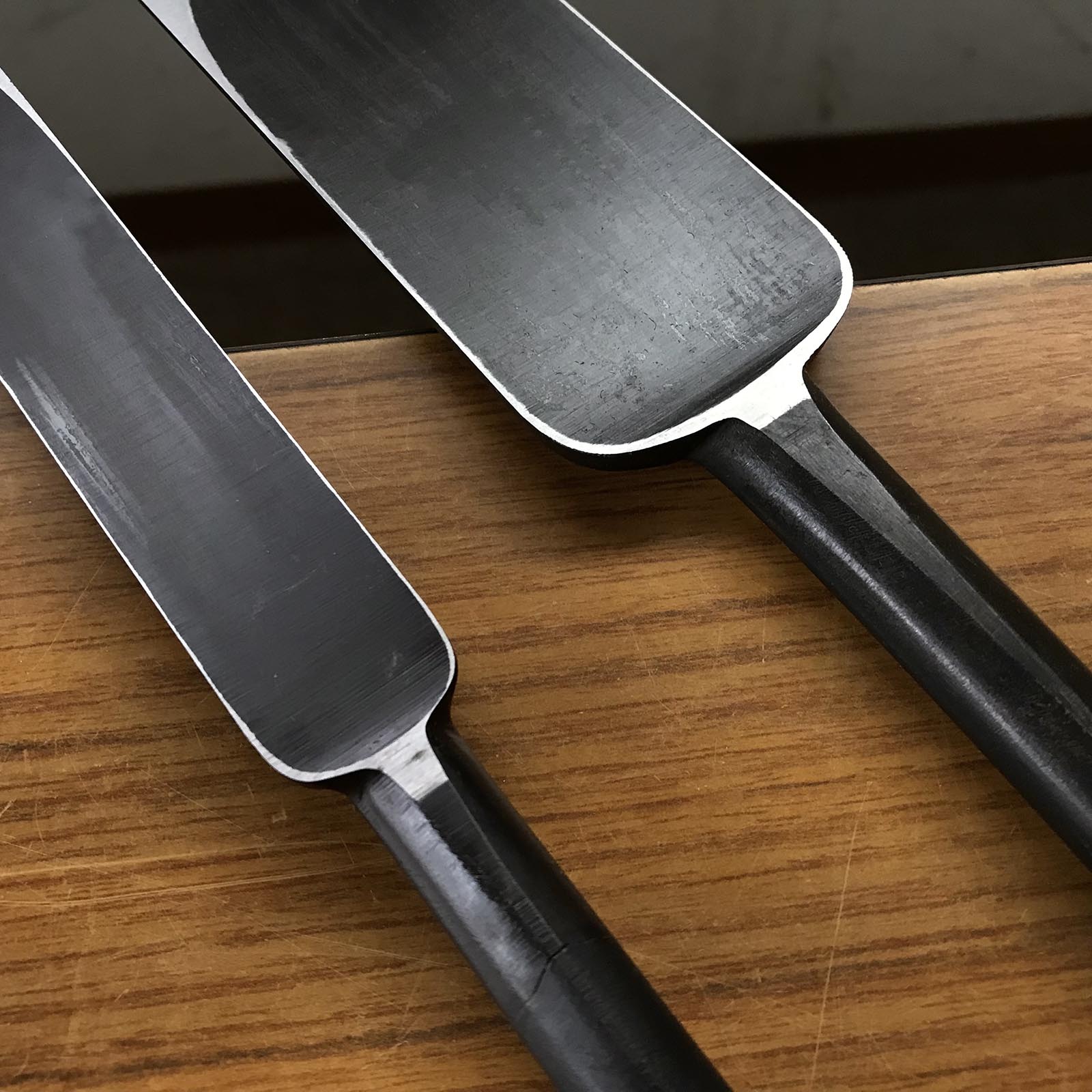 Old stock Koshihide Slick Chisels set with white steel 掘出し物 越秀 本突き組鑿 48,24mm Ootsuki-nomi, Hontsuki-Nomi