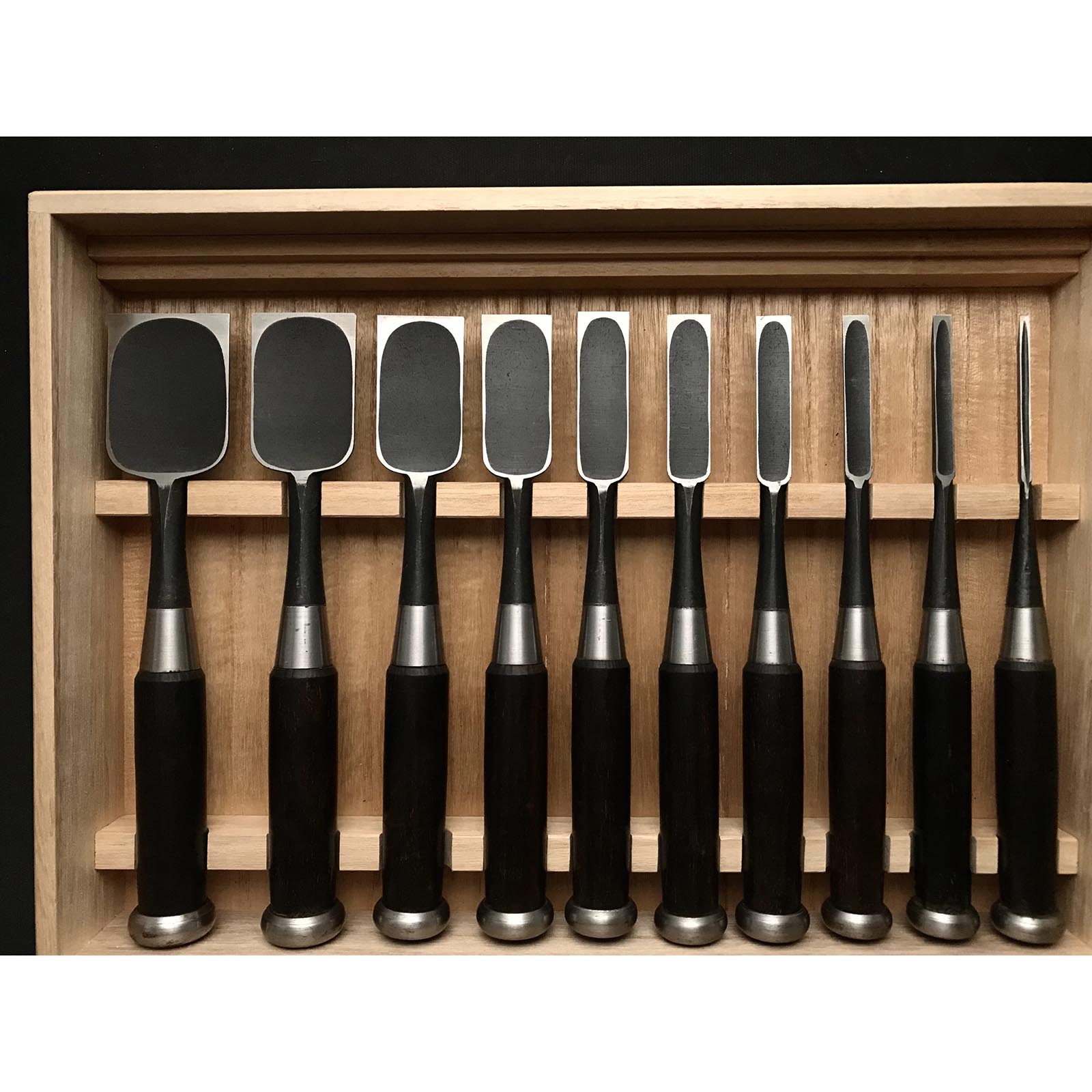 Old stock Hidari-Osahiro (Nagahiro) Kakuuchi Bench chisels set 掘出し物 左長弘 角打追入組鑿 10本組 紫檀柄 Oirenomi