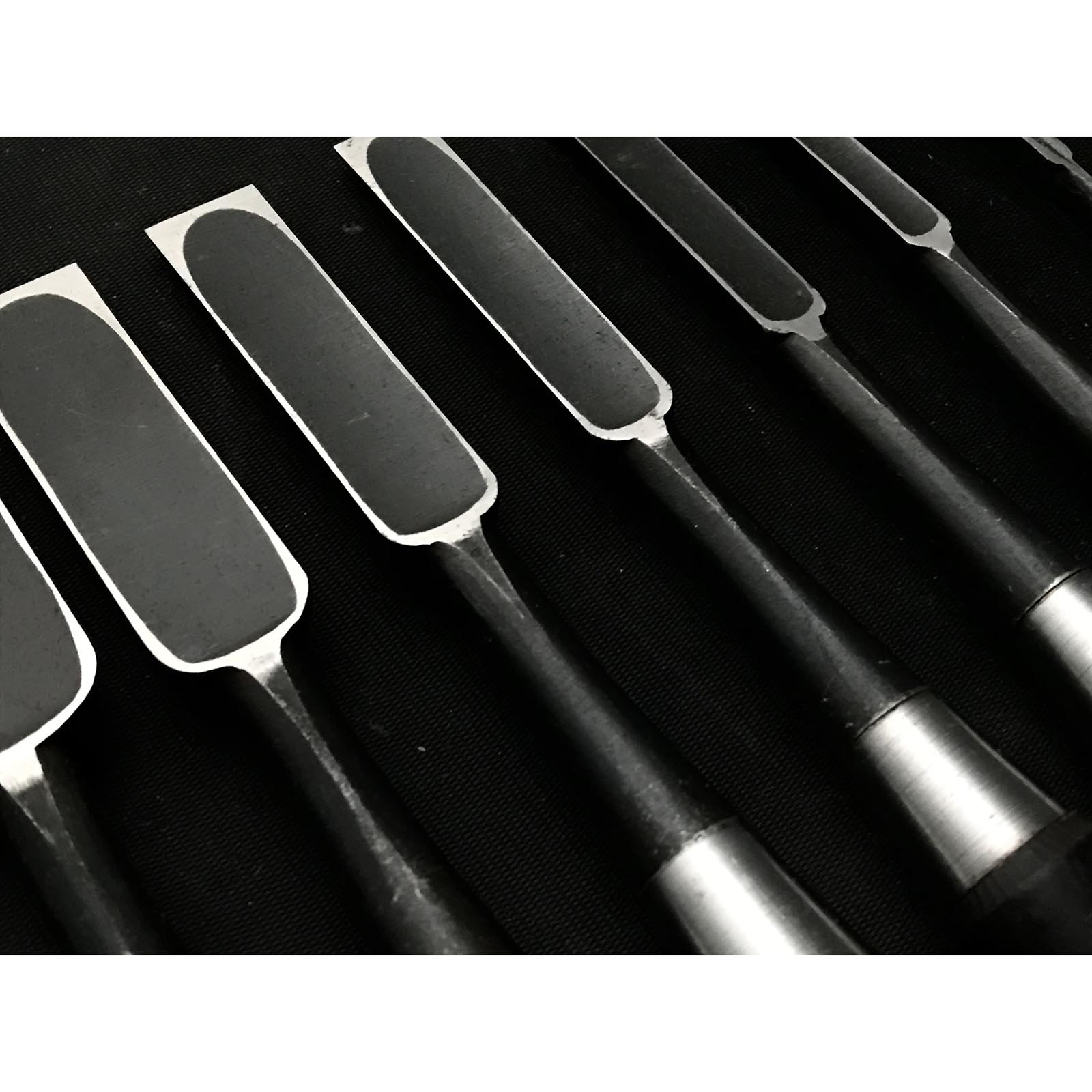 Old stock Hidari-Osahiro (Nagahiro) Kakuuchi Bench chisels set 掘出し物 左長弘 角打追入組鑿 10本組 紫檀柄 Oirenomi