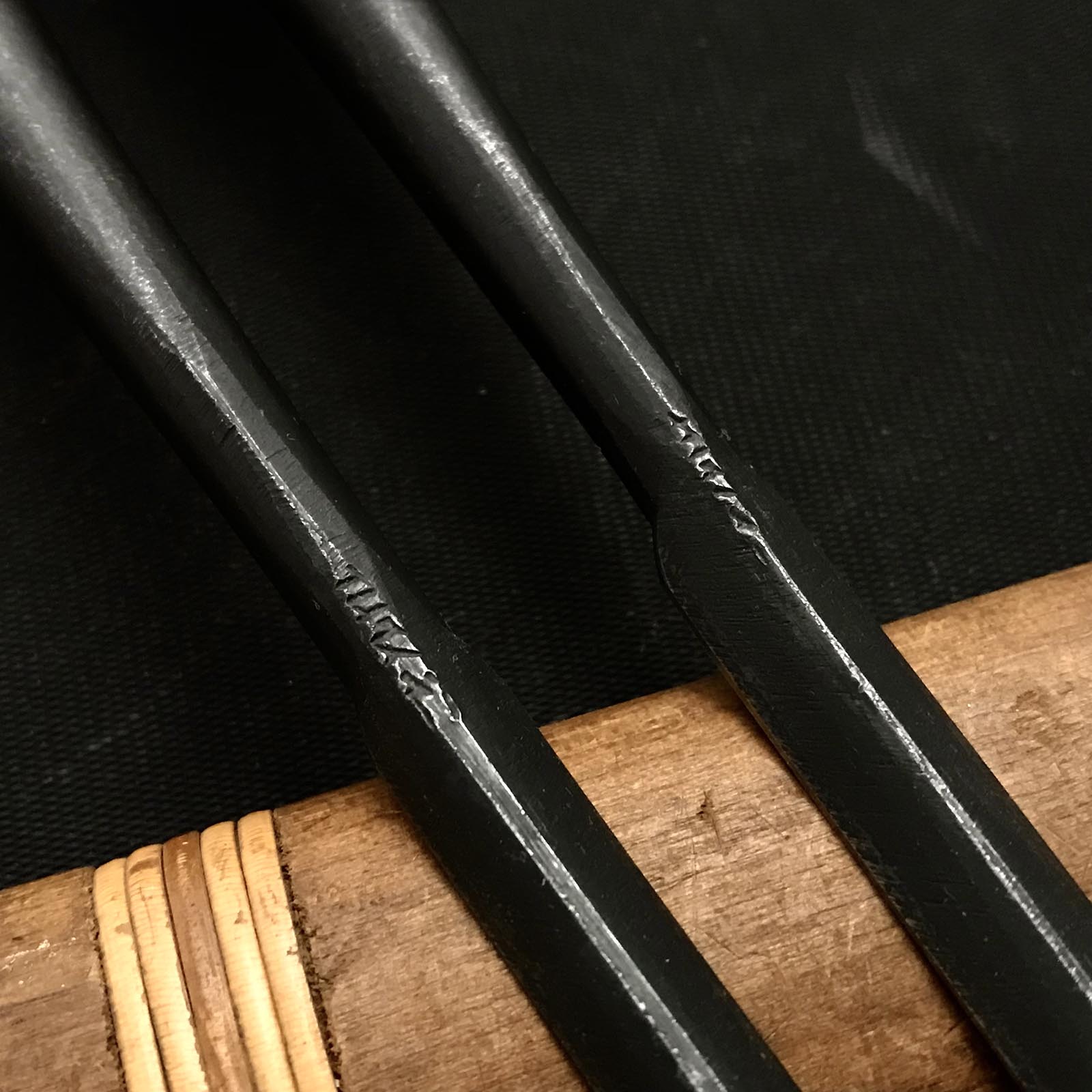 Hidari Hisasaku 2rd Bench Oblique chisels Set with Saya 左久作 特注 イスカ追入鑿 2本セット 鞘付 9mm