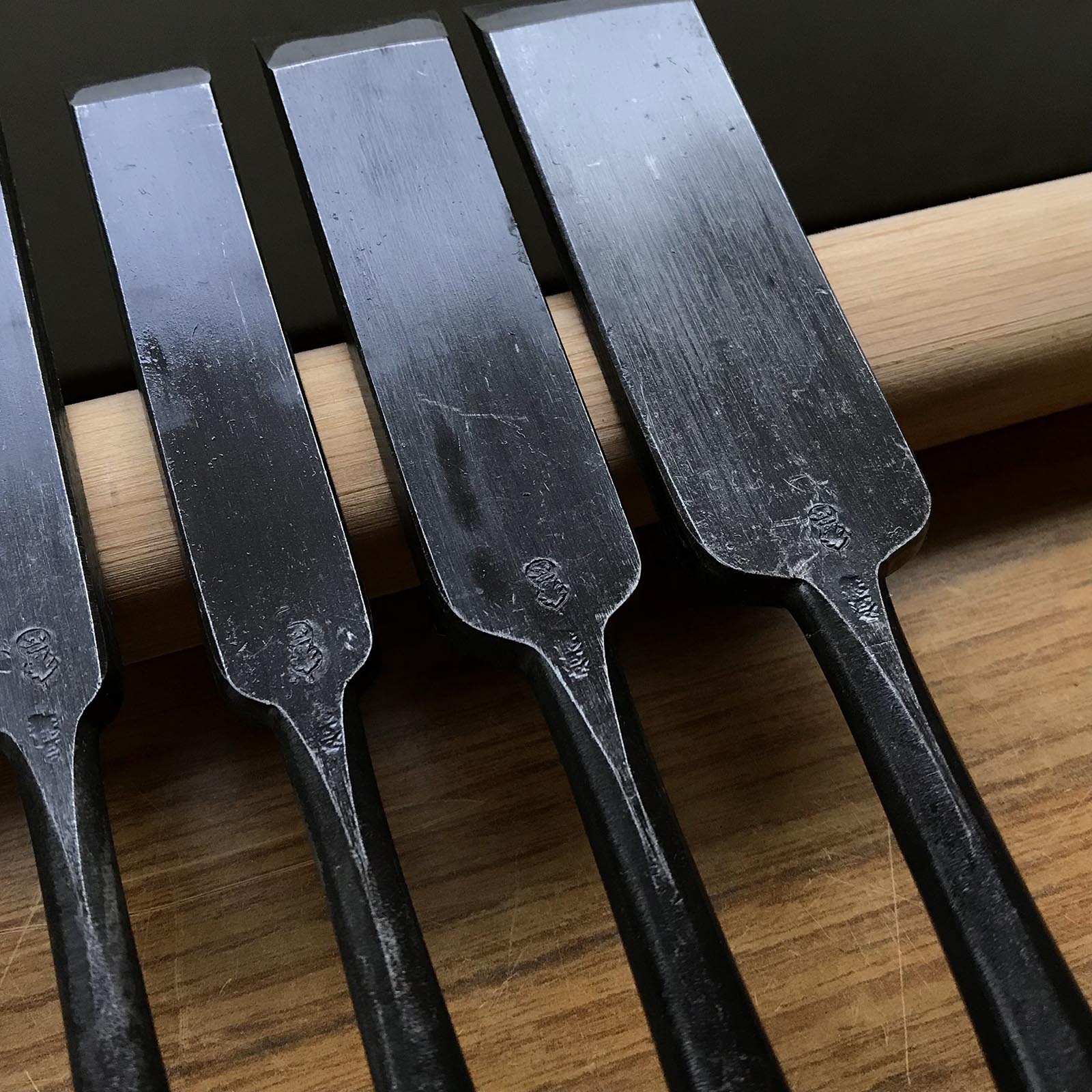 Old stock Hidemasa Paring chisels set 掘出し物 秀正 紫檀柄 薄鑿6本組 Usunomi