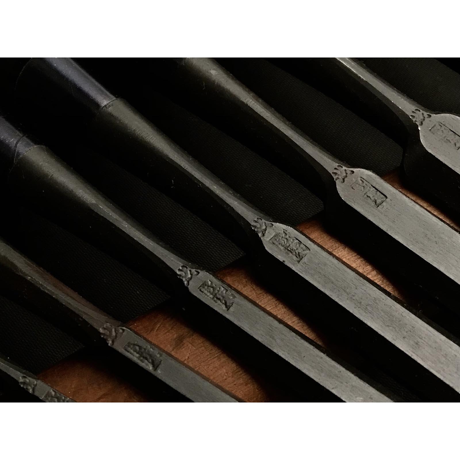 Old stock Kunikei Bench chisels set by Ikeda Yoshiro 掘出し物 池田慶郎氏 三代目国慶作 追入組鑿 Oirenomi