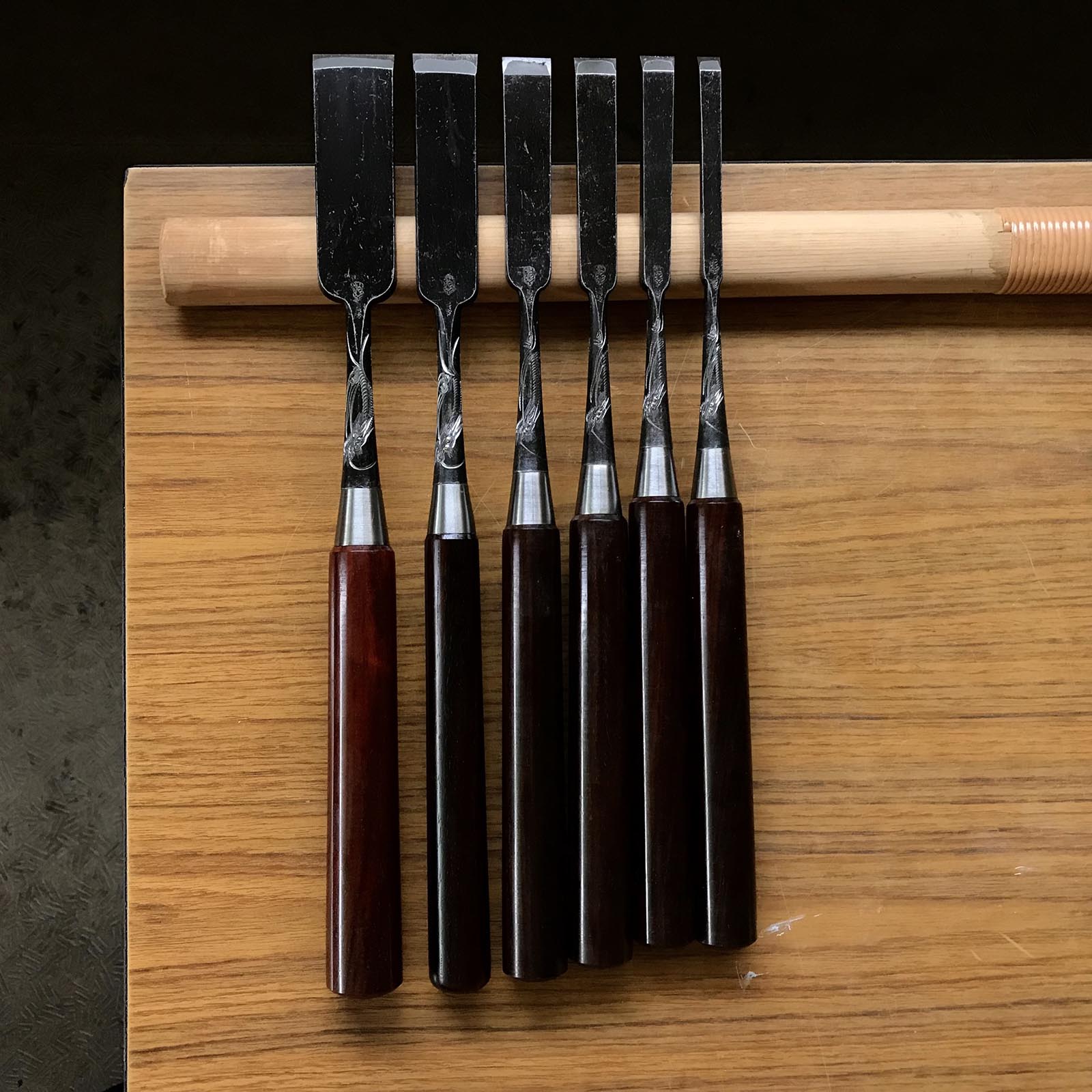 Old stock Hidemasa Paring chisels set with Dragon carving 掘出し物 秀正 紫檀柄 薄鑿6本組 Usunomi