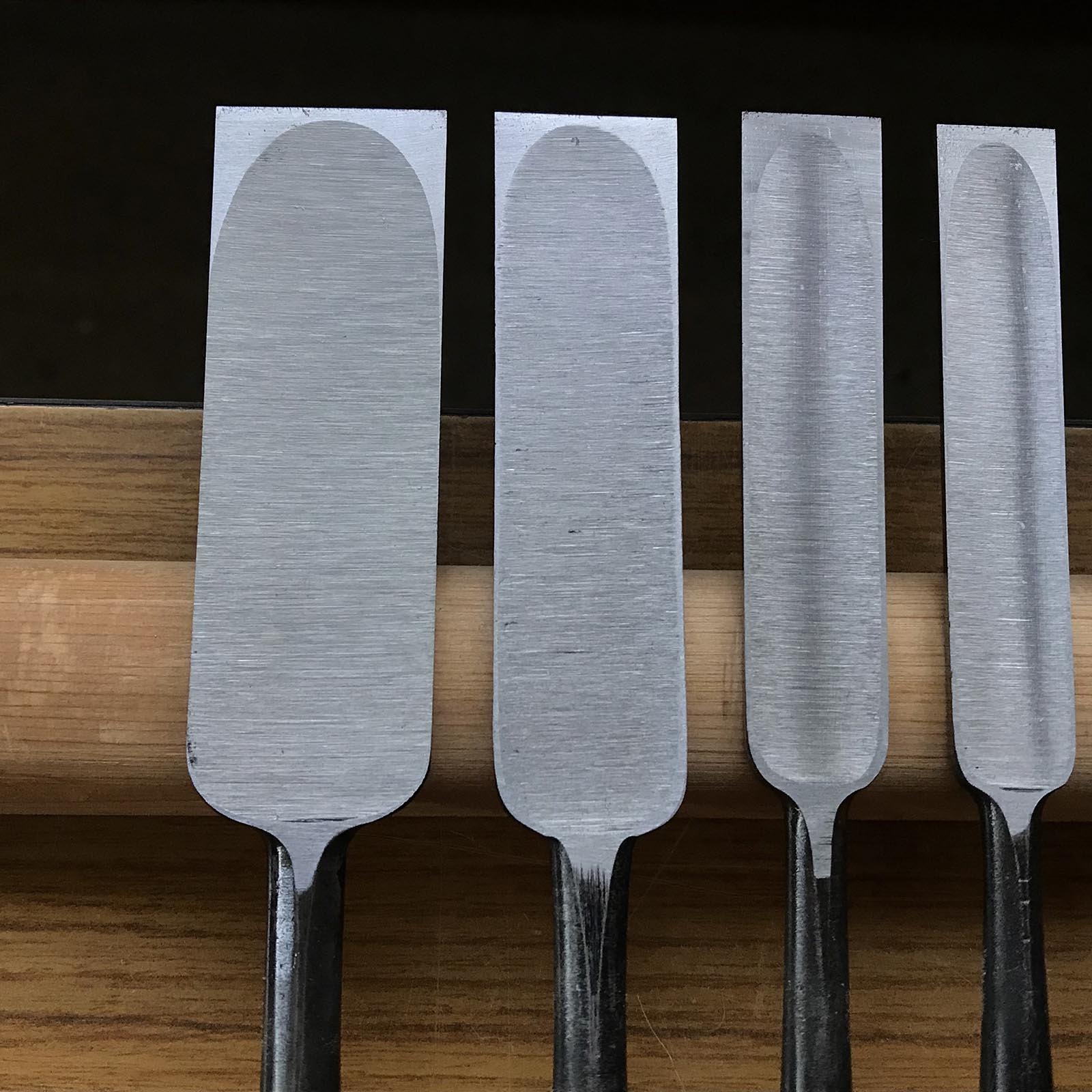 Old stock Hidemasa Paring chisels set with Dragon carving 掘出し物 秀正 紫檀柄 薄鑿6本組 Usunomi